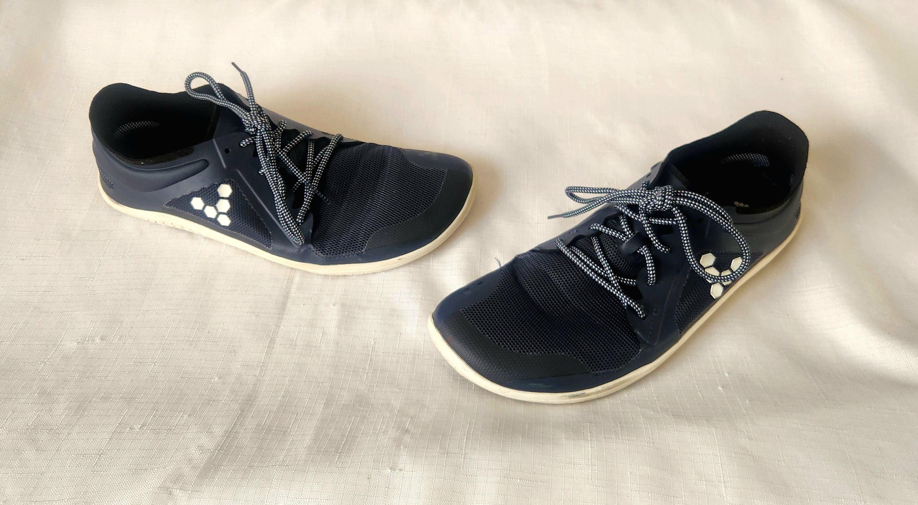 Vivobarefoot Vivobarefoot Primus Lite III Navy Blue and white SZ 40 US 7 Size US 7 / EU 40 - 3 Thumbnail