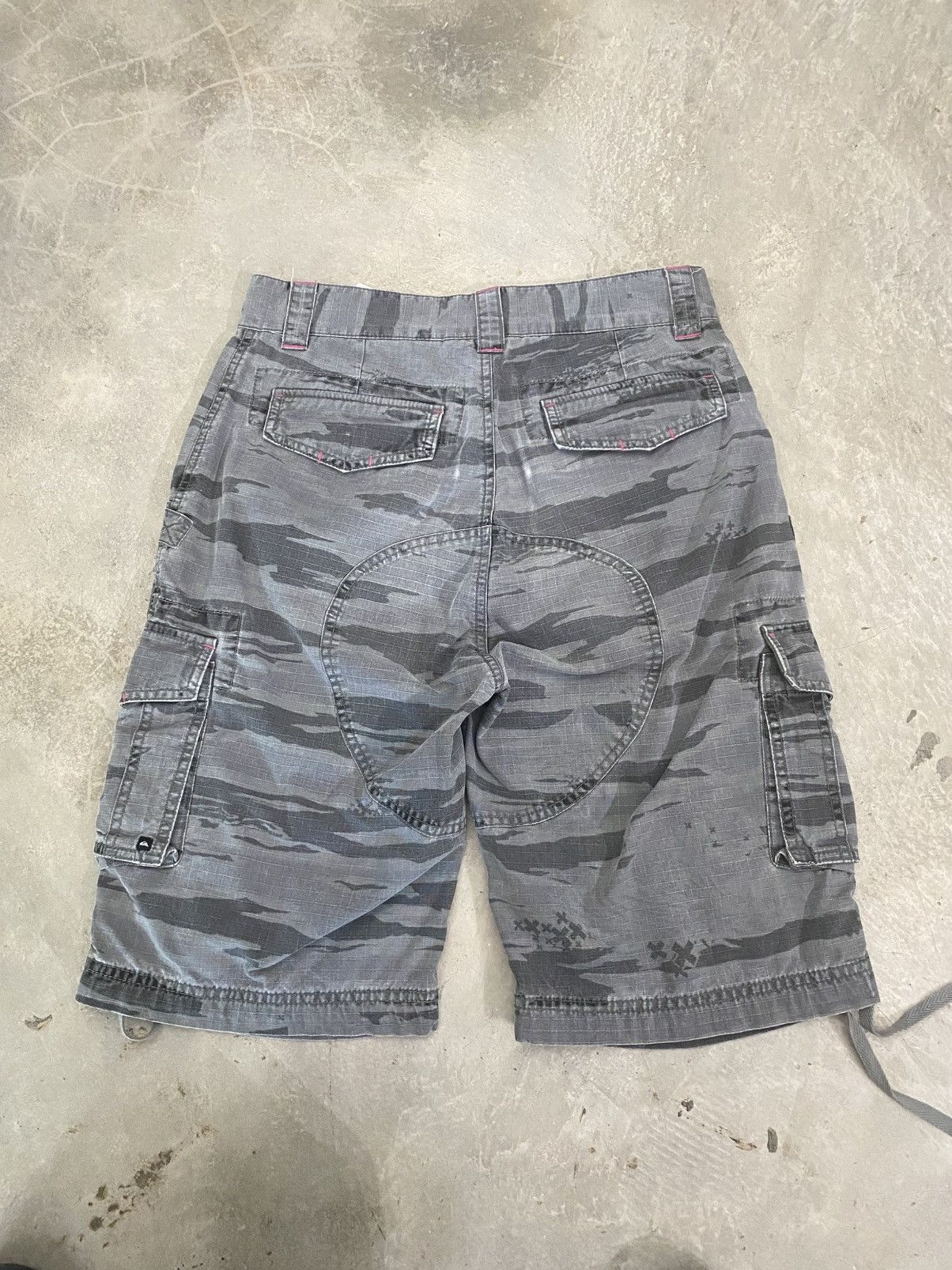 Quiksilver QUIKSILVER TIGER STRIPE CARGO SHORTPANTS Size US 30 / EU 46 - 4 Thumbnail