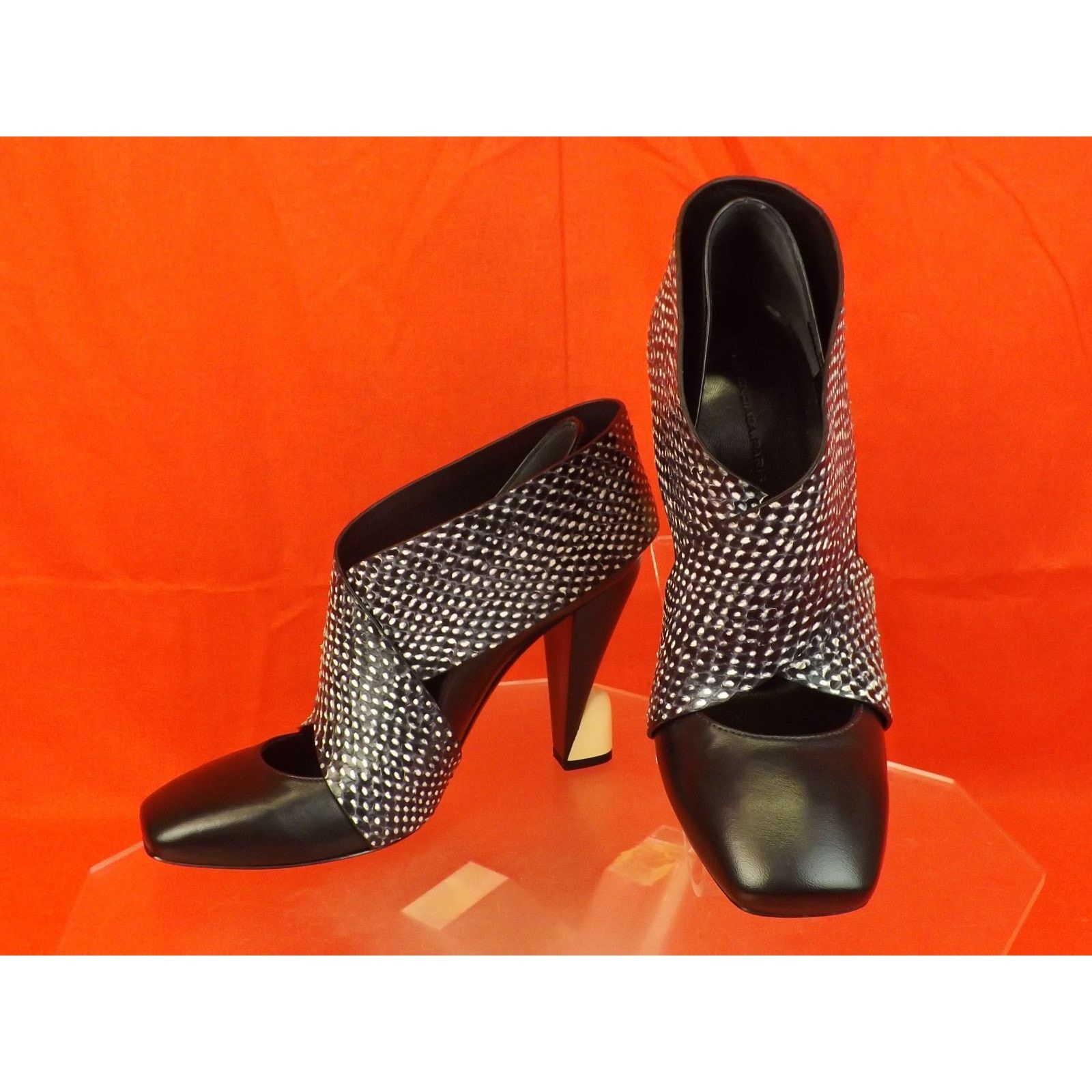 Balenciaga BALENCIAGA BLACK SNAKE PRINT LEATHER HEELS PUMPS 37.5 292683 Size US 7.5 / IT 37.5 - 5 Thumbnail