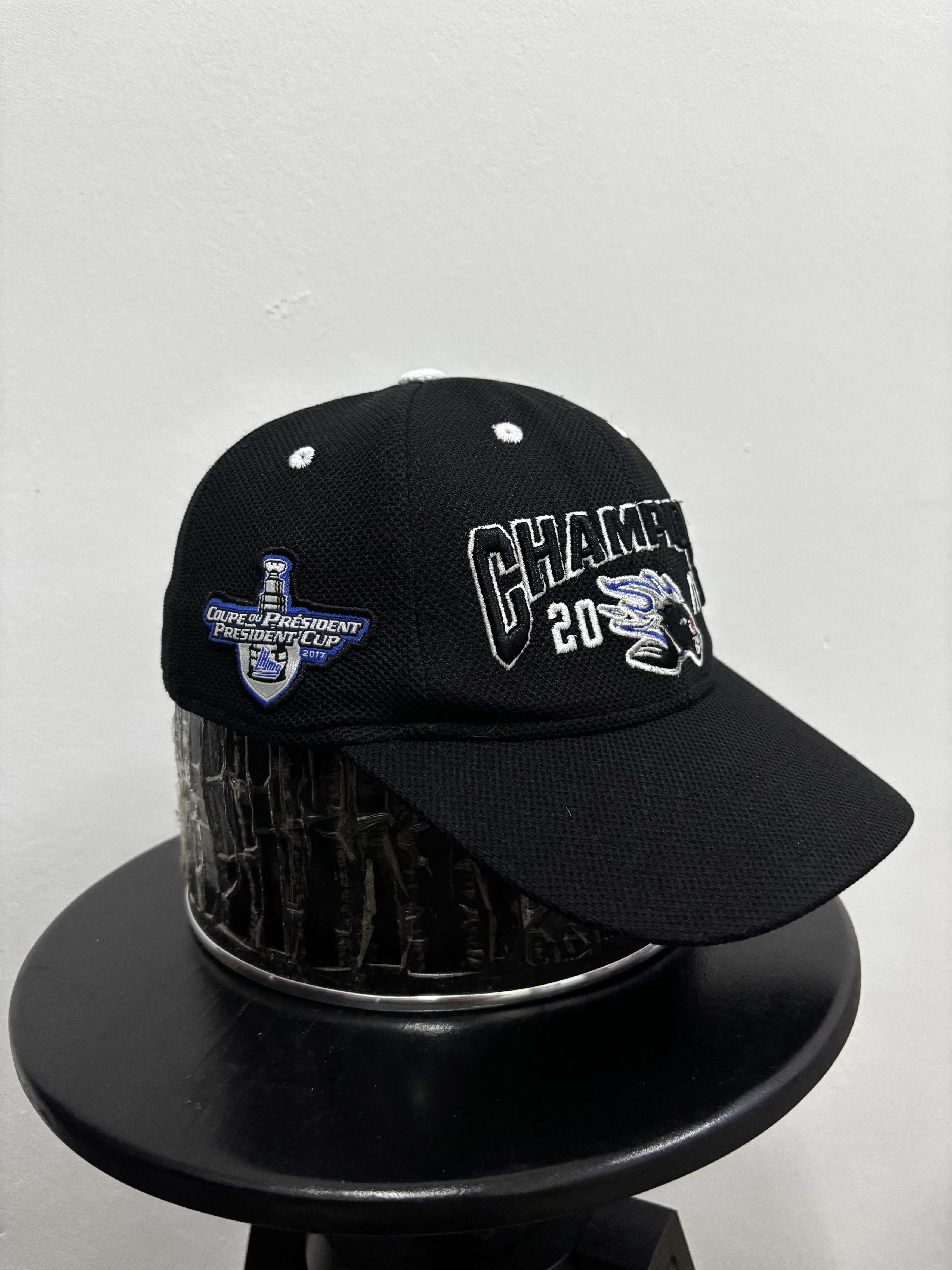 Ccm Vintage CCM SAINT JOHNS SEA DOGS QMJHL Size ONE SIZE - 2 Thumbnail
