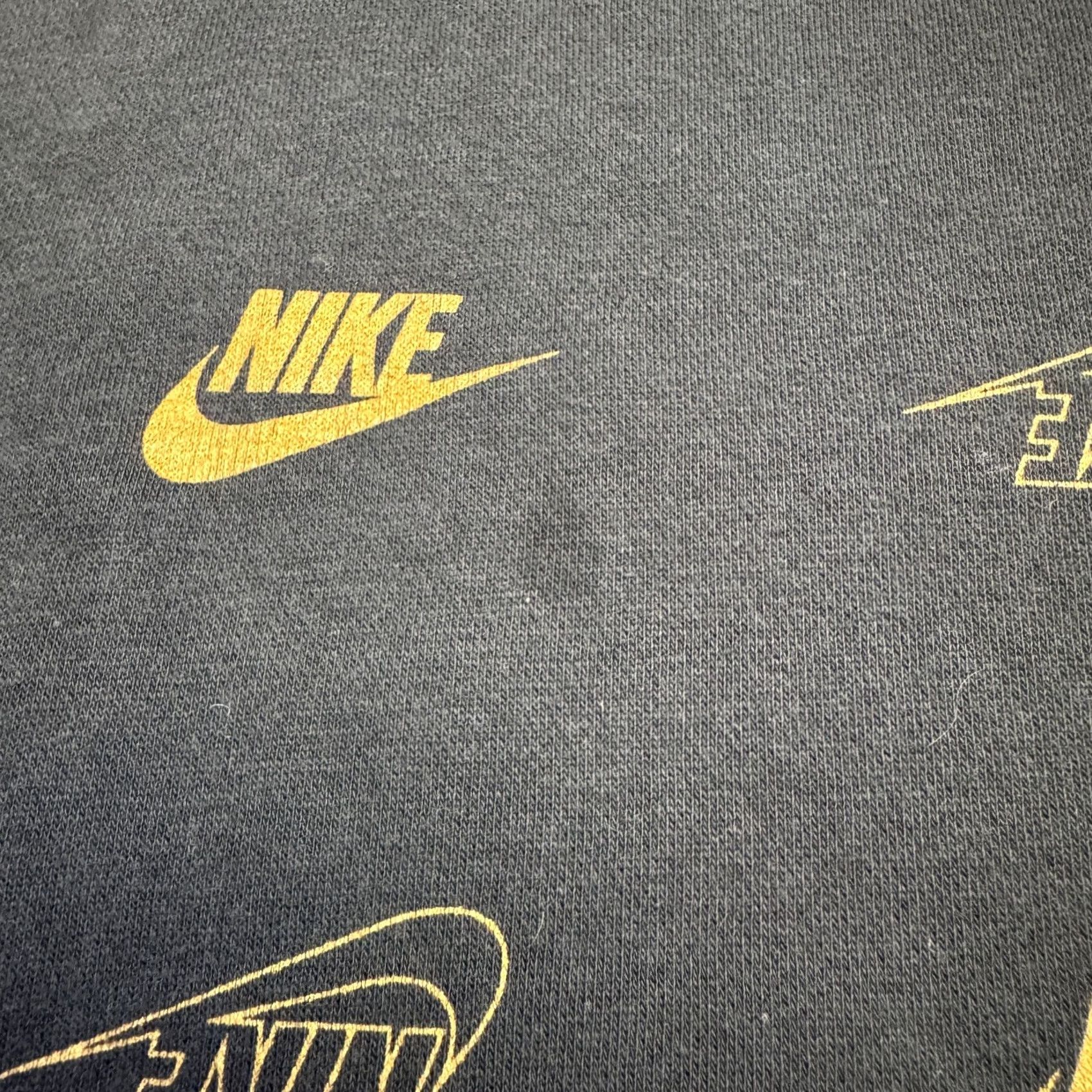 Nike Nike Sweatshirt Pullover Mens Medium Black Gold Crewneck All Over Print Graphic Size US M / EU 48-50 / 2 - 5 Thumbnail