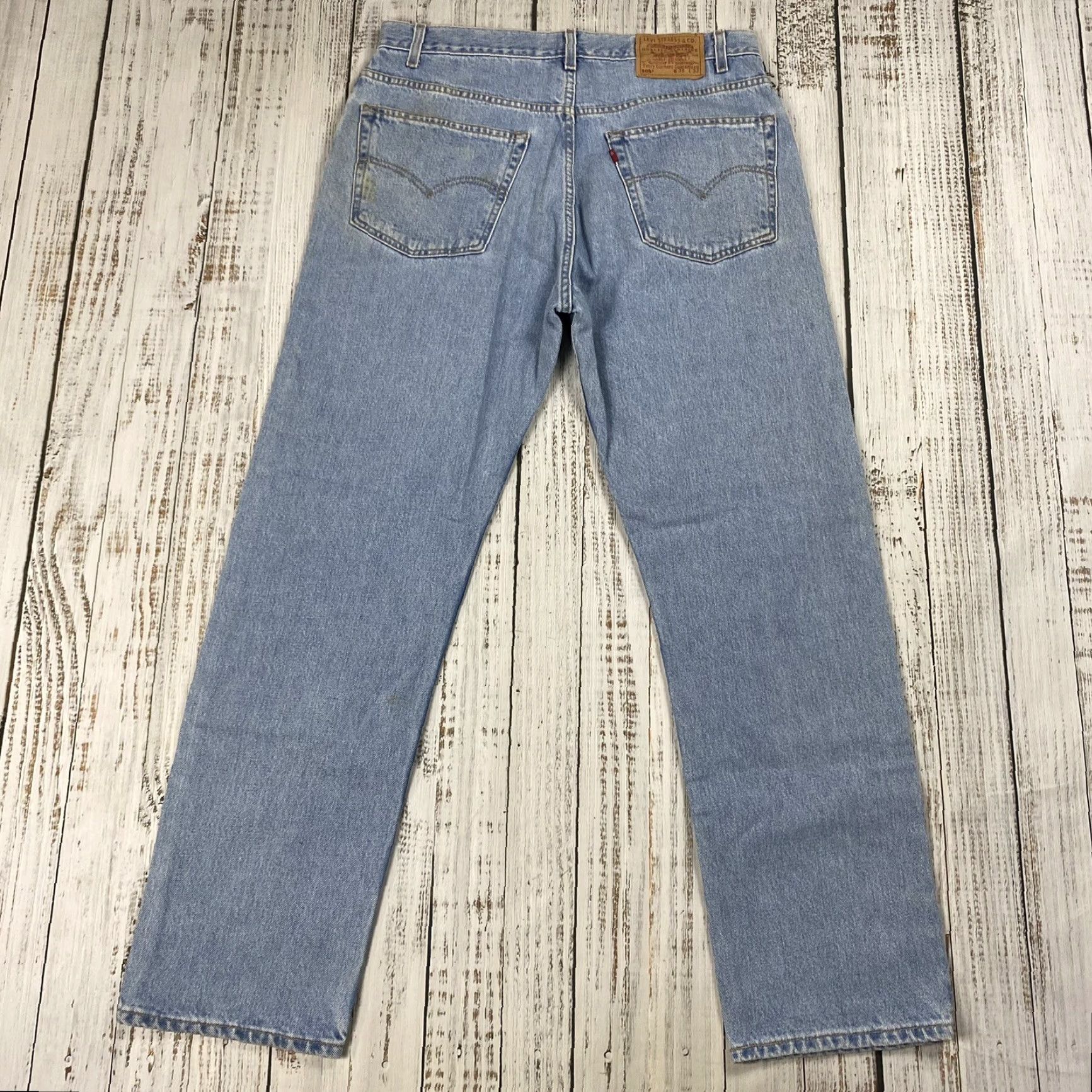 Levi's VTG Levi's 505 Denim Jeans Straight Leg 38x32 Regular Men Blue Light Wash 80s 90s Distressed No Pockets Zipper N/A Size US 38 / EU 54 - 6 Thumbnail