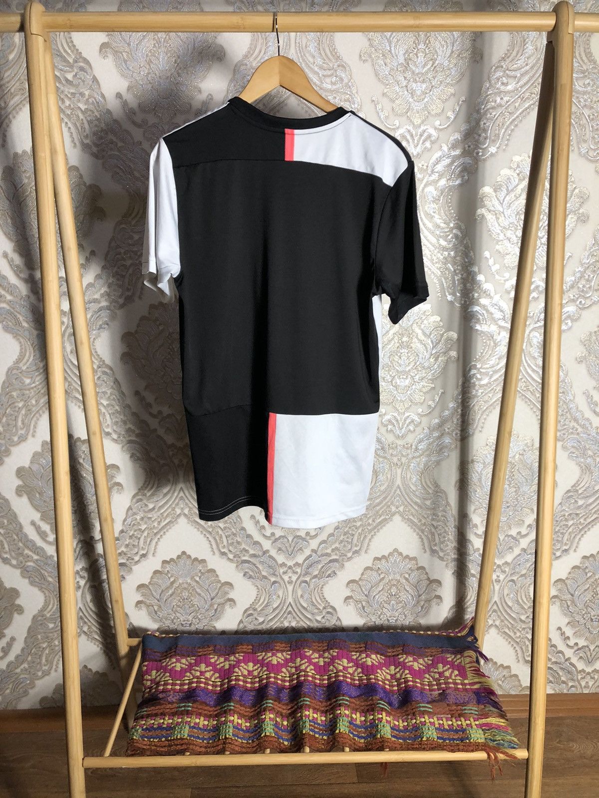 Adidas VINTAGE ADIDAS FC JUVENTUS ITALY SOCCER JERSEY RETRO Y2K 90s Size US M / EU 48-50 / 2 - 6 Thumbnail