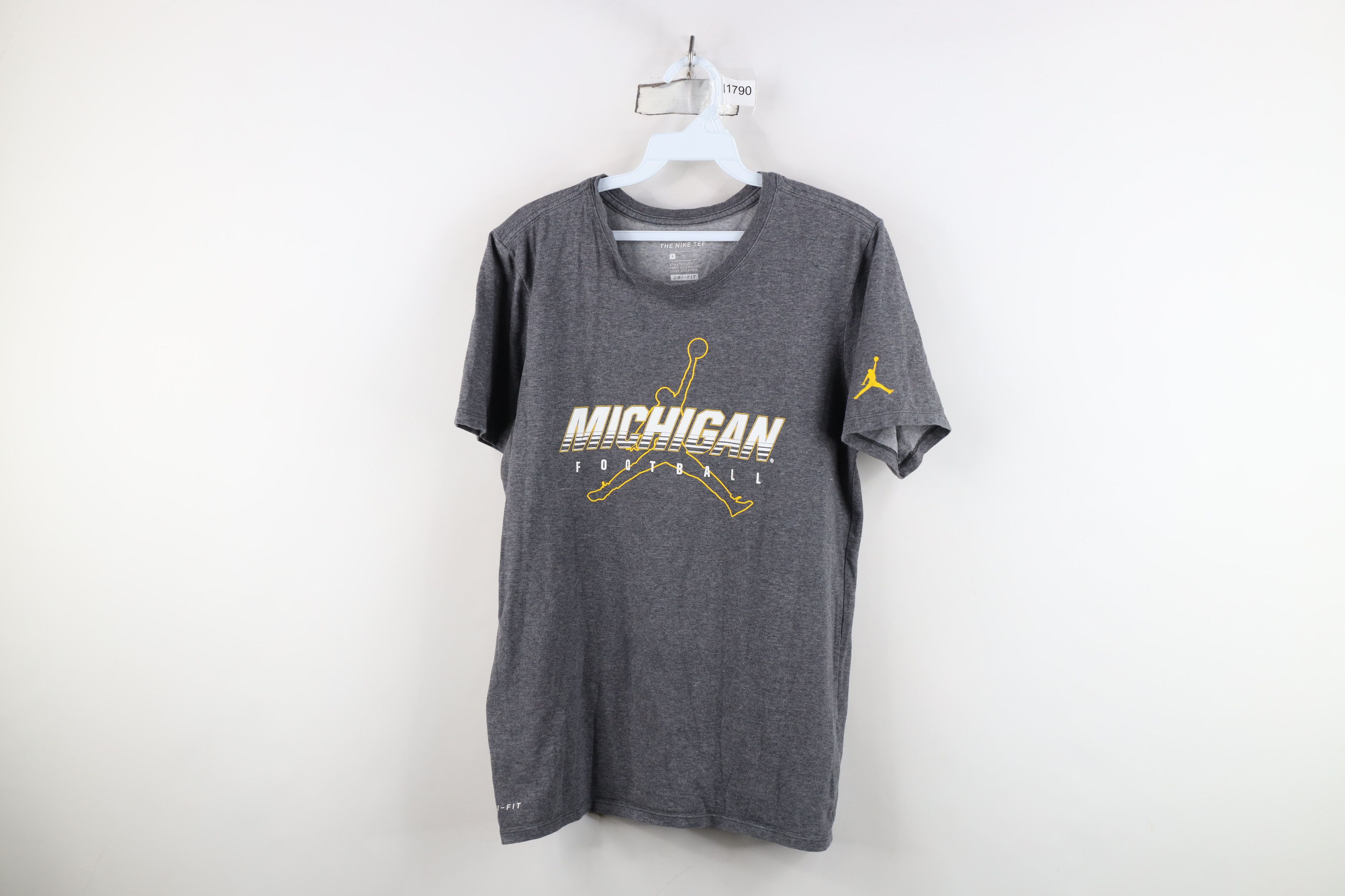 Nike Nike Air Jordan University of Michigan Basketball T-Shirt Size US S / EU 44-46 / 1 - 1 Thumbnail