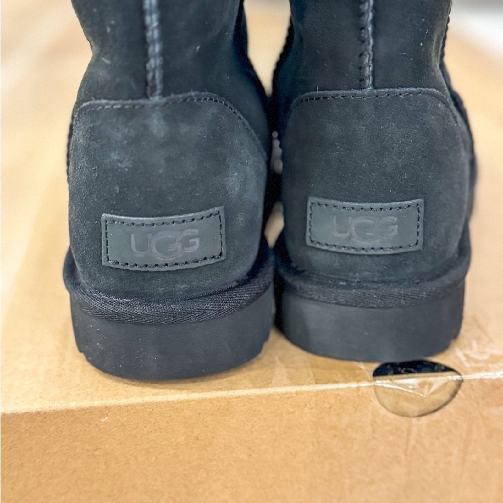 Ugg NWT Uggs Classic Black Boot Short II Size US 7 / IT 37 - 6 Thumbnail