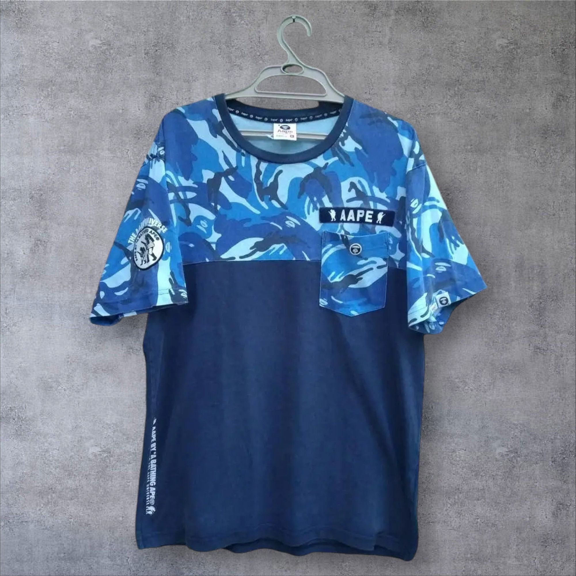 A BATHING AAPE SINGLE POCKET T-SHIRT