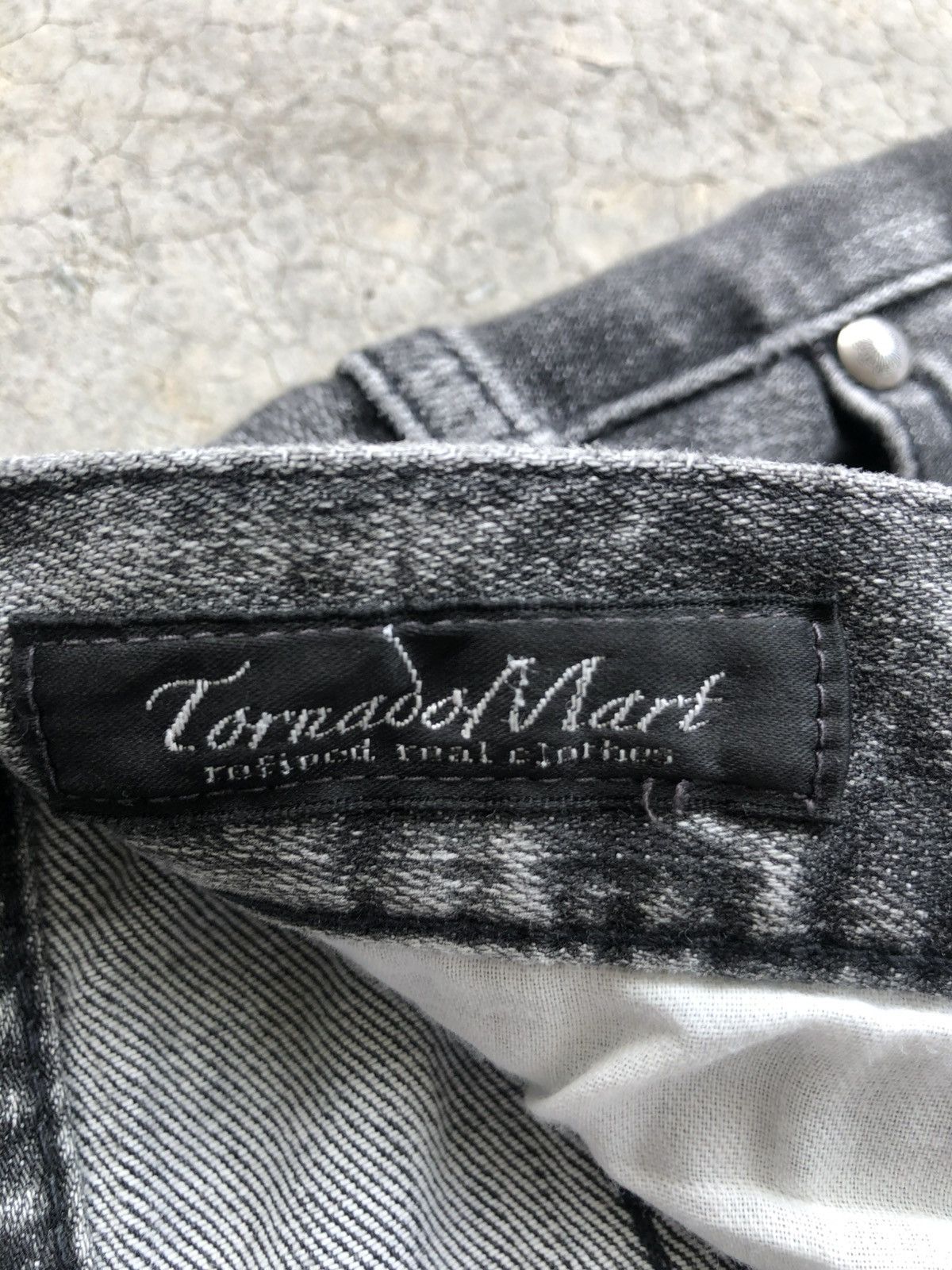If Six Was Nine Tornado Mart Flared Jeans Distressed Jeans Size US 29 - 19 Thumbnail