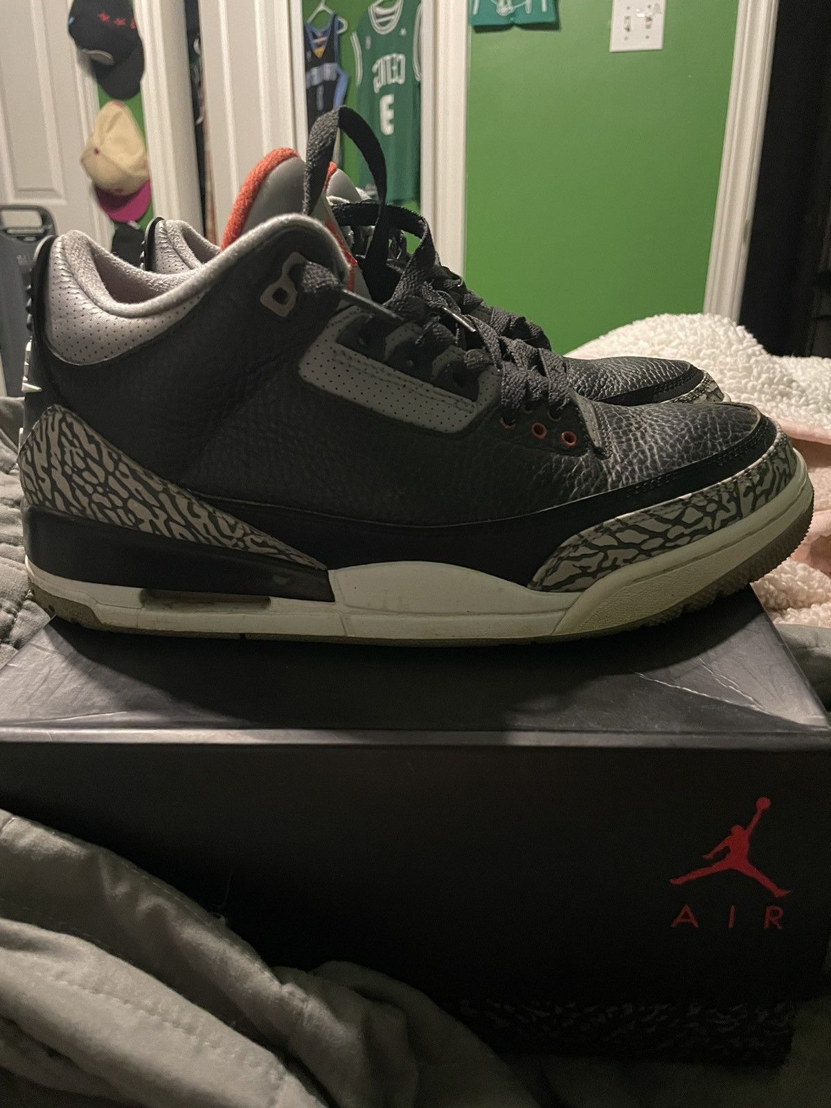 Jordan Brand Jordan 3 black cement Size US 10.5 / EU 43-44 - 1 Thumbnail