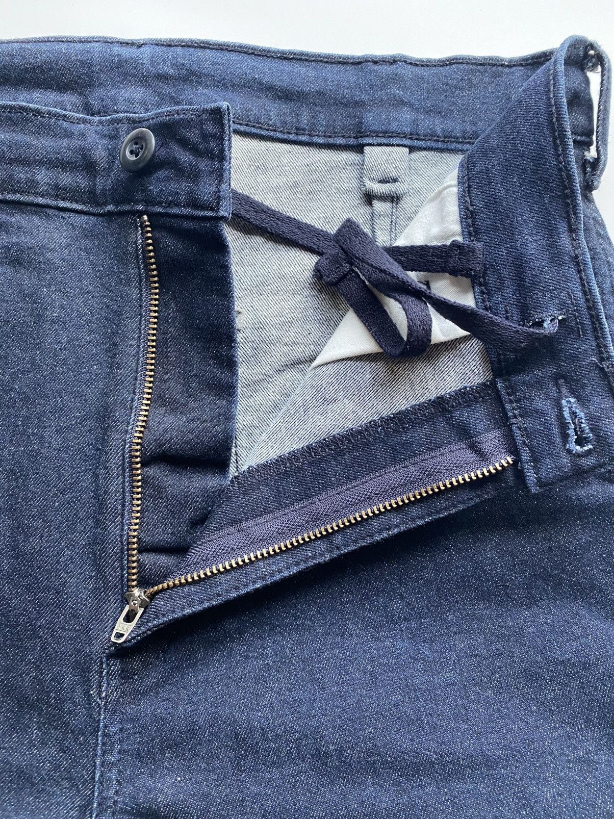 Uniqlo UNIQLO Size US 31 - 4 Thumbnail