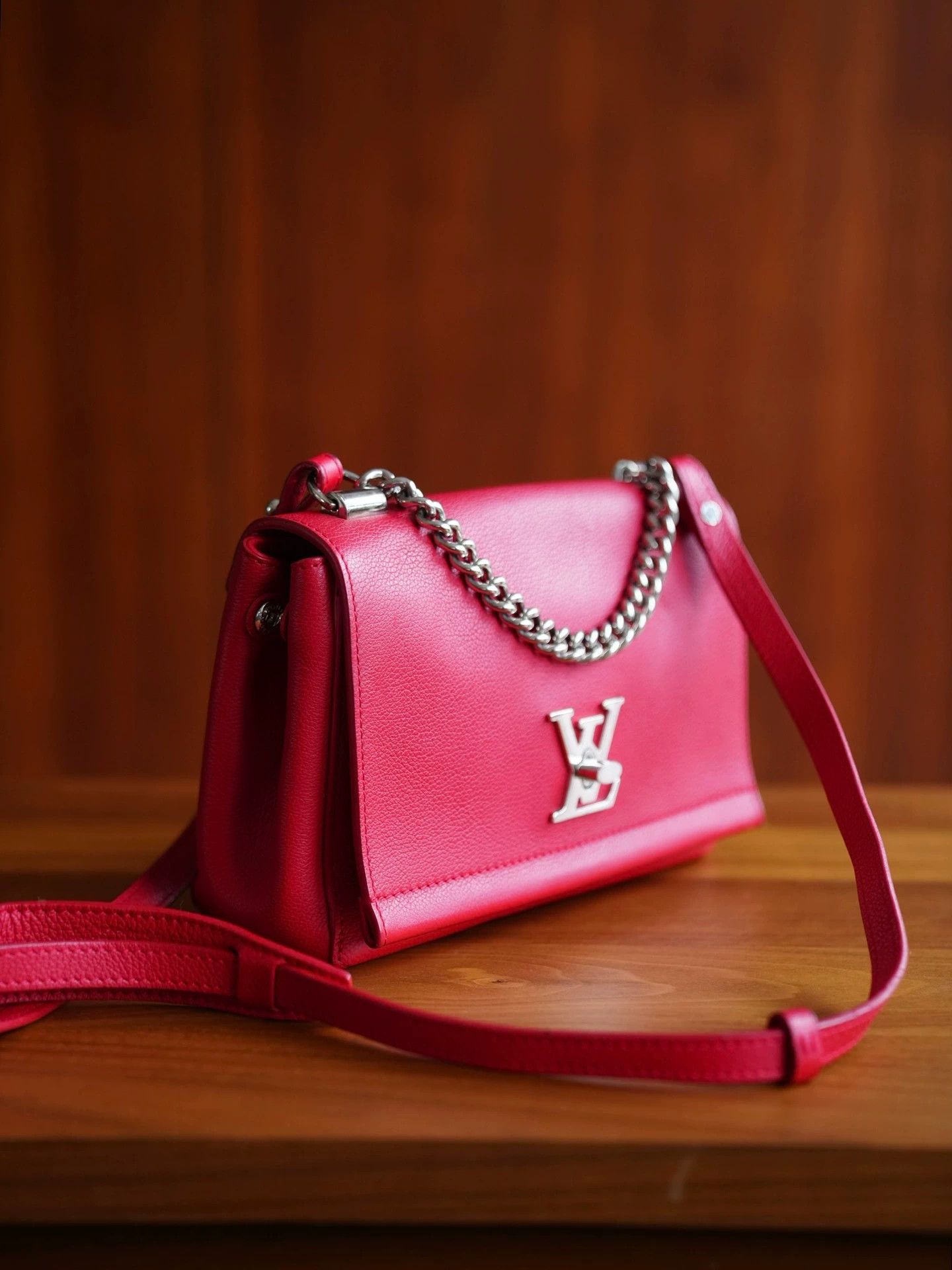 Louis Vuitton LV LOCKME BB women's Chain Crossbody Bag Size ONE SIZE - 8 Thumbnail