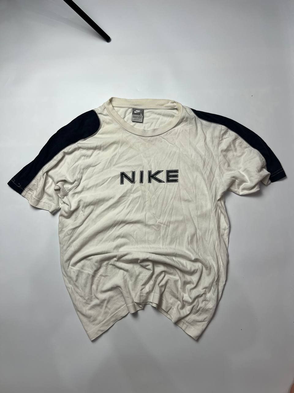 Nike 👕 Nike Two-Tone Tee — Vintage Cream & Black Edition Size US L / EU 52-54 / 3 - 1 Thumbnail
