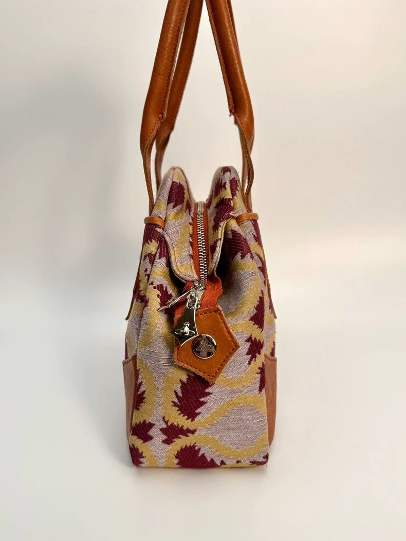 希少 VIVIENNE WESTWOOD pirate handbag VIVIENNE WESTWOOD leather pirate handbag – Wellington