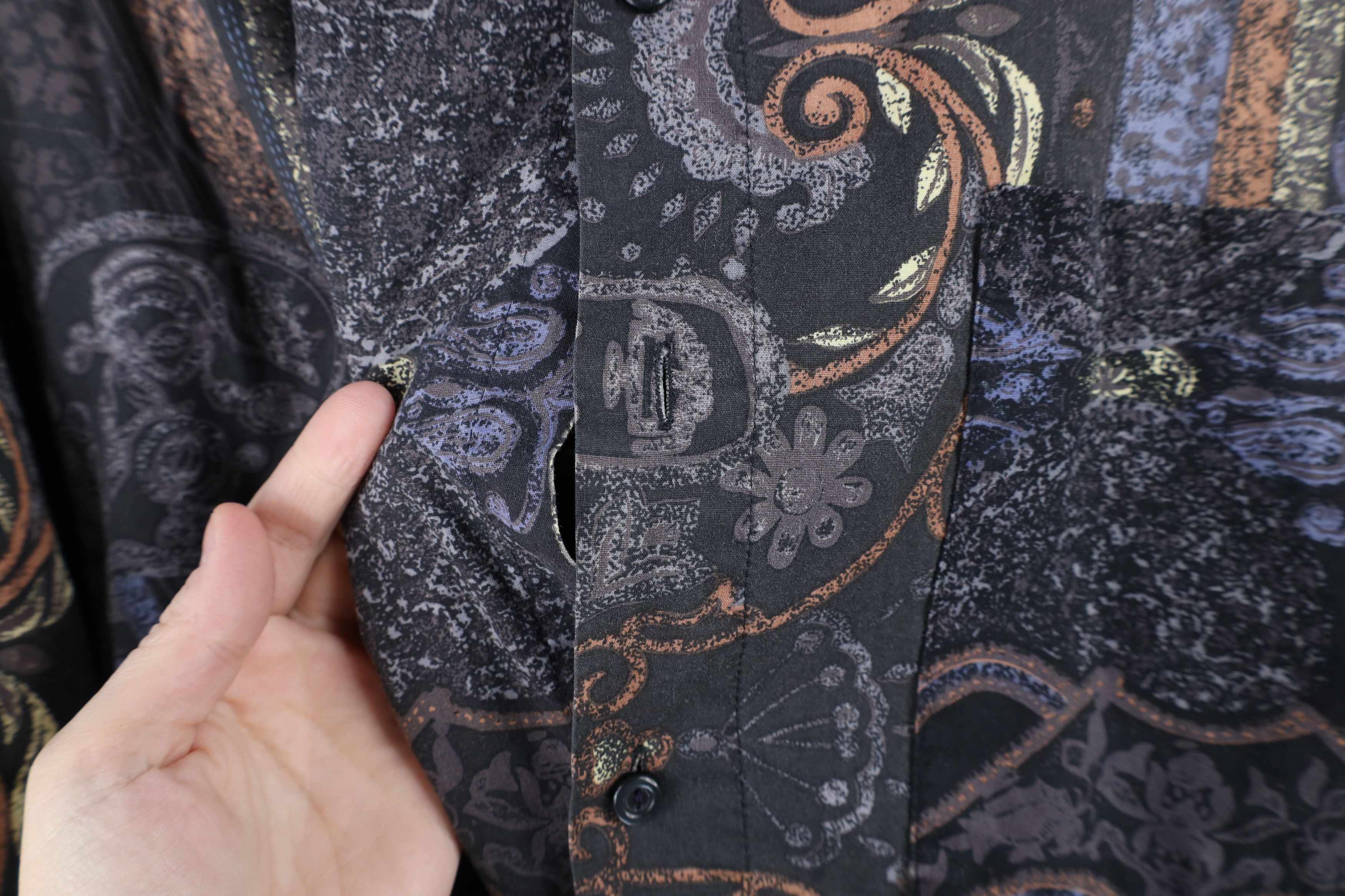Vintage Vintage 90s Streetwear Rainbow Tapestry Collared Shirt Size US L / EU 52-54 / 3 - 4 Thumbnail