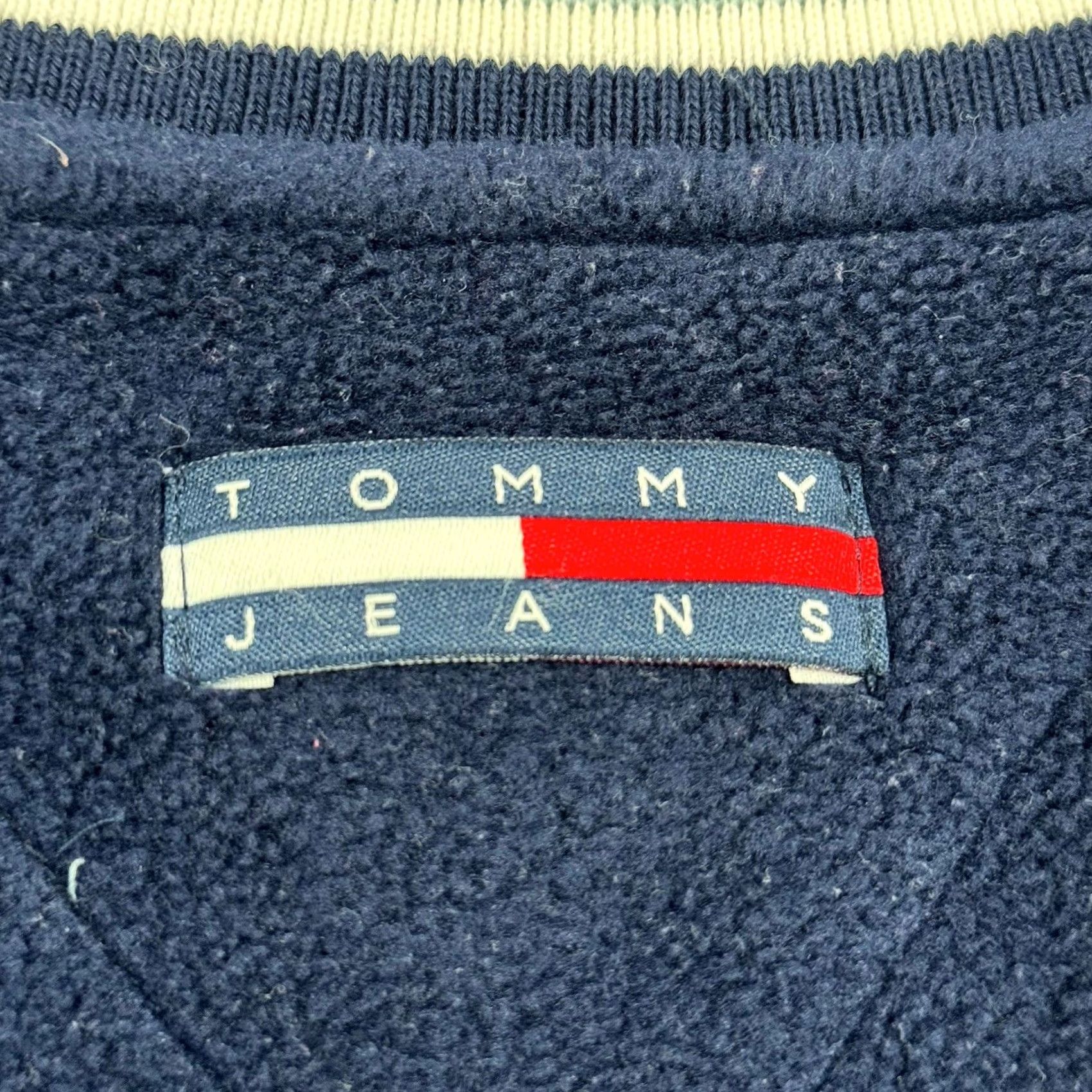 Tommy Hilfiger VINTAGE Tommy Hilfiger Sweatshirt Pullover Blue XL Mens Crew Neck Logo 90s Fashion Streetwear Size US XL / EU 56 / 4 - 6 Thumbnail