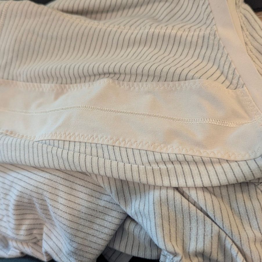 Lululemon Lululemon Athletic Striped Cream Short Sleeve Tshirt Size 6 Size S / US 4 / IT 40 - 6 Thumbnail