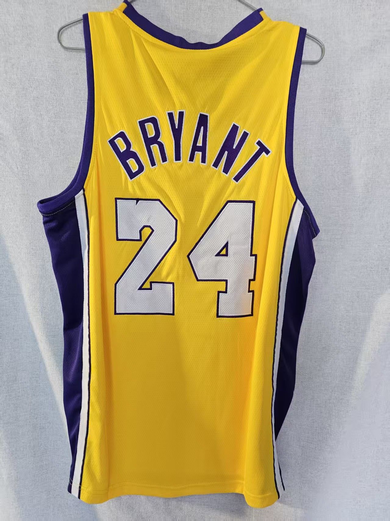 NBA Laker #24 Kobe Bryant Jersey Double Stitched Yellow Size US M / EU 48-50 / 2 - 2 Thumbnail