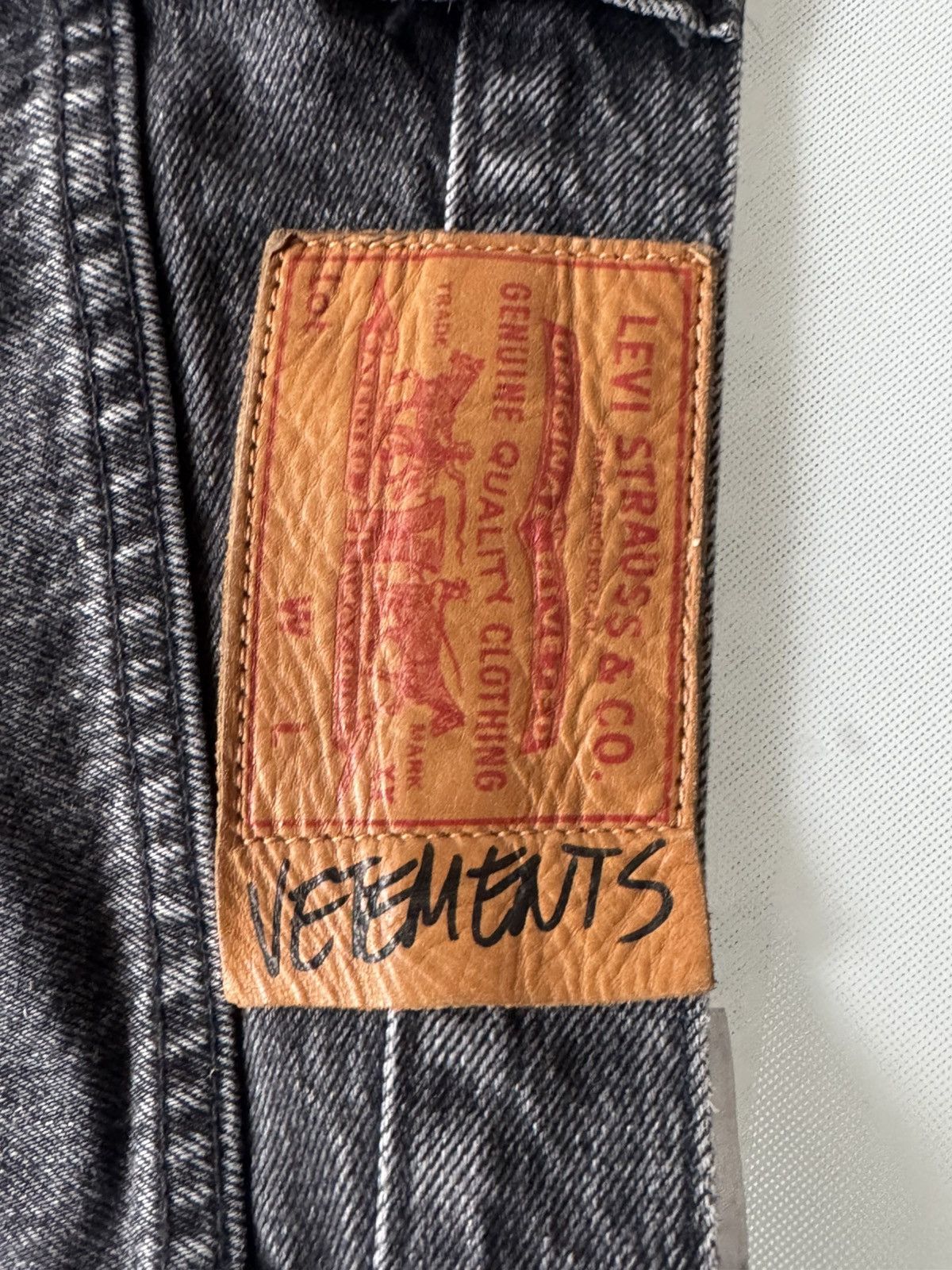 Vetements Vetements x Levi’s “615” Assymetrical Denim AW19 Size US 30 / EU 46 - 9 Thumbnail