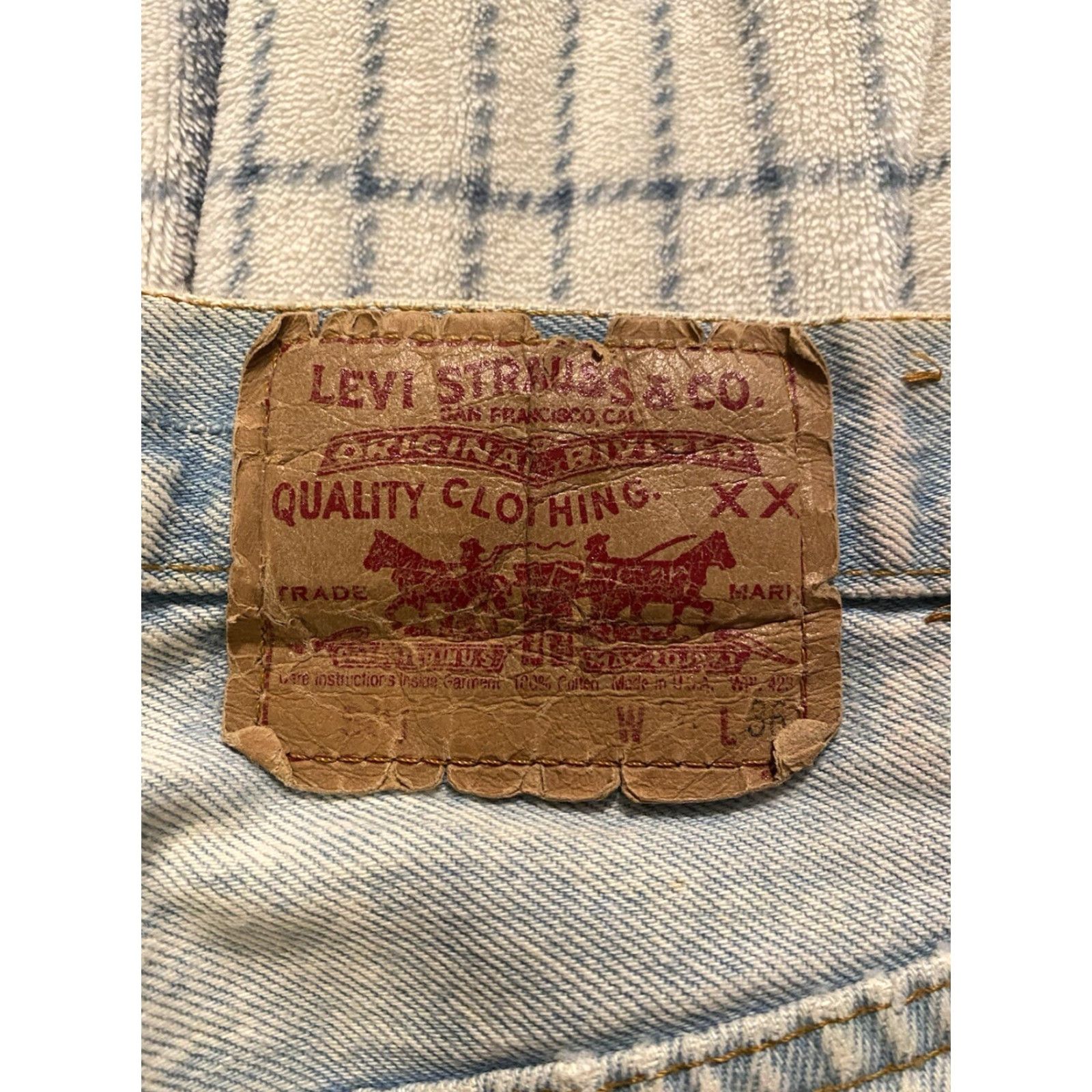 Levi's VINTAGE Levi’s 501 Jeans Button Fly Acid Wash 33x34 Made In USA Jeans Mens Size US 33 - 6 Thumbnail