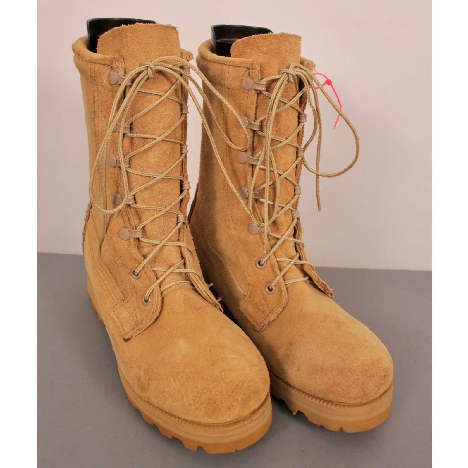 Vintage US Army Desert Boots Mens Boots 5.5 XS Suede Gore-tex Beige Army Combat Desert Boots Mens XW Suede Leather Shoes Size US 6 / EU 39 - 2 Thumbnail