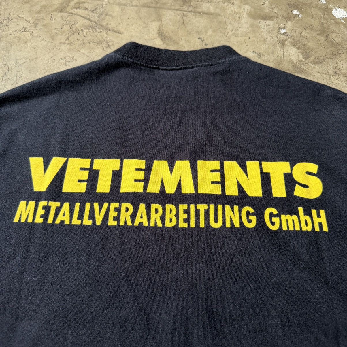 Vetements Vetements - Metallverarbeitung GmBH Tee Size US XS / EU 42 / 0 - 3 Thumbnail