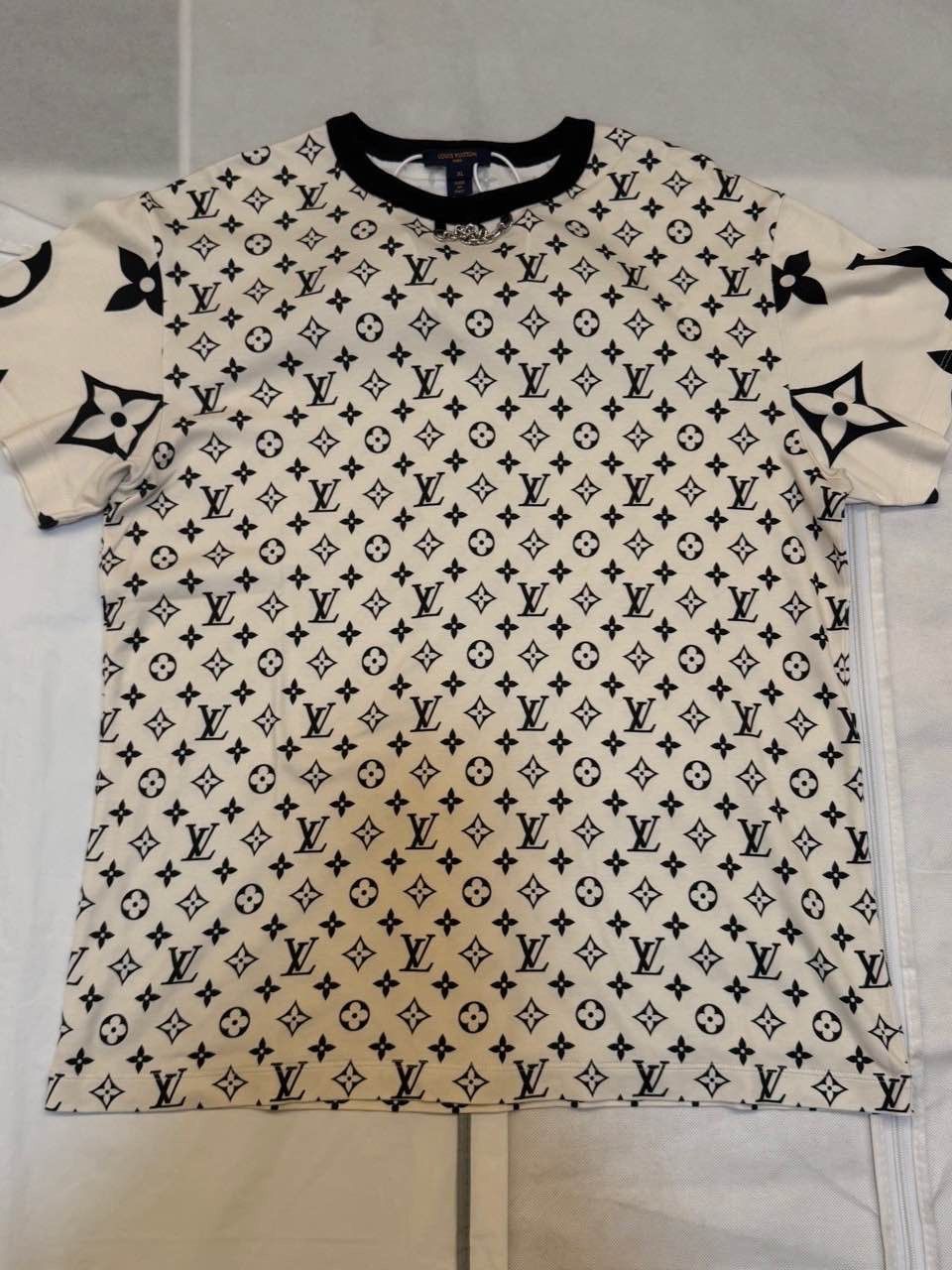 Louis Vuitton Louis Vuitton Monogram Print T-Shirt Size XL Size XL / US 12-14 / IT 48-50 - 1 Thumbnail