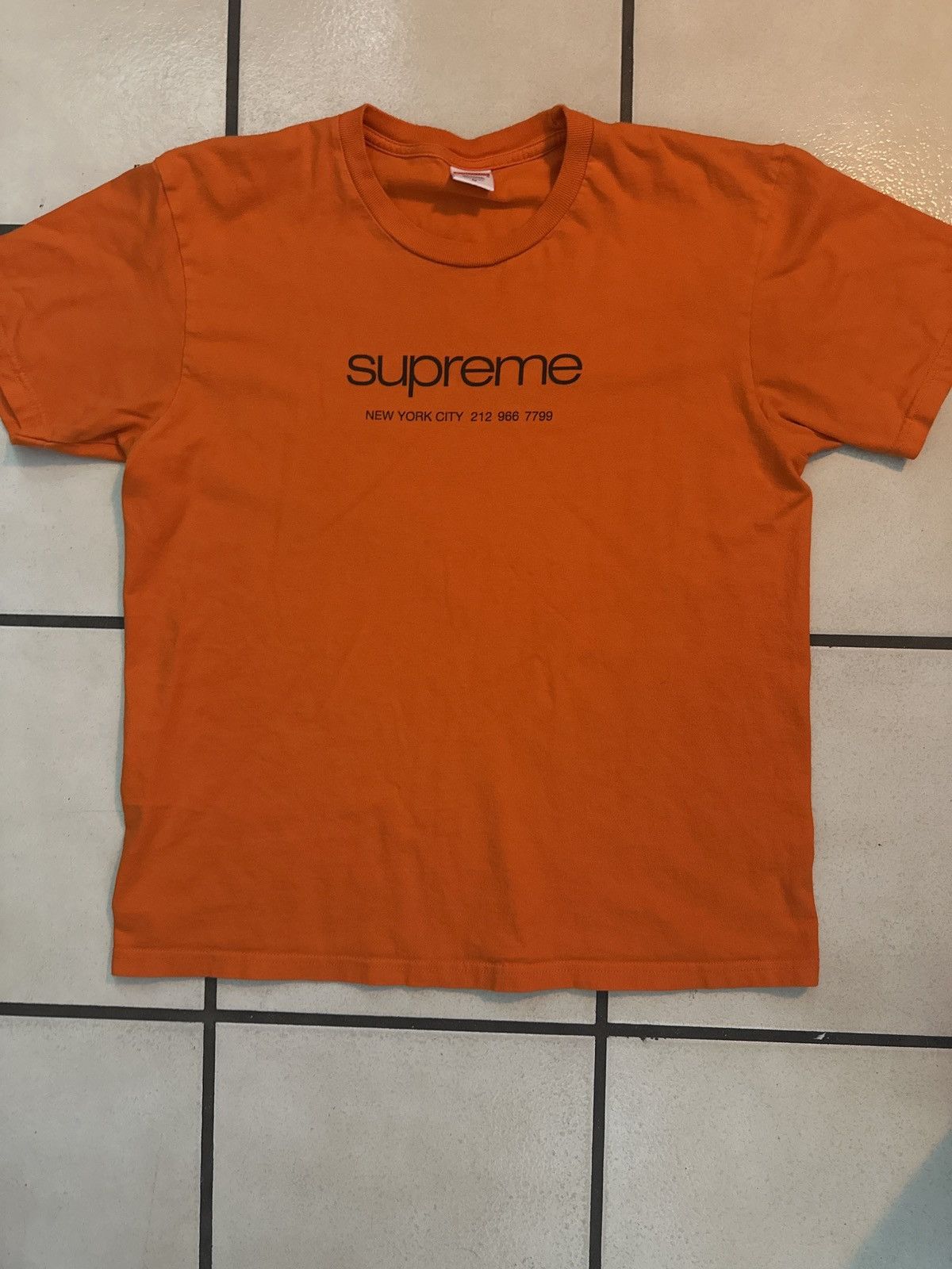 Supreme supreme shop tee orange ss20 Size US M / EU 48-50 / 2 - 1 Thumbnail