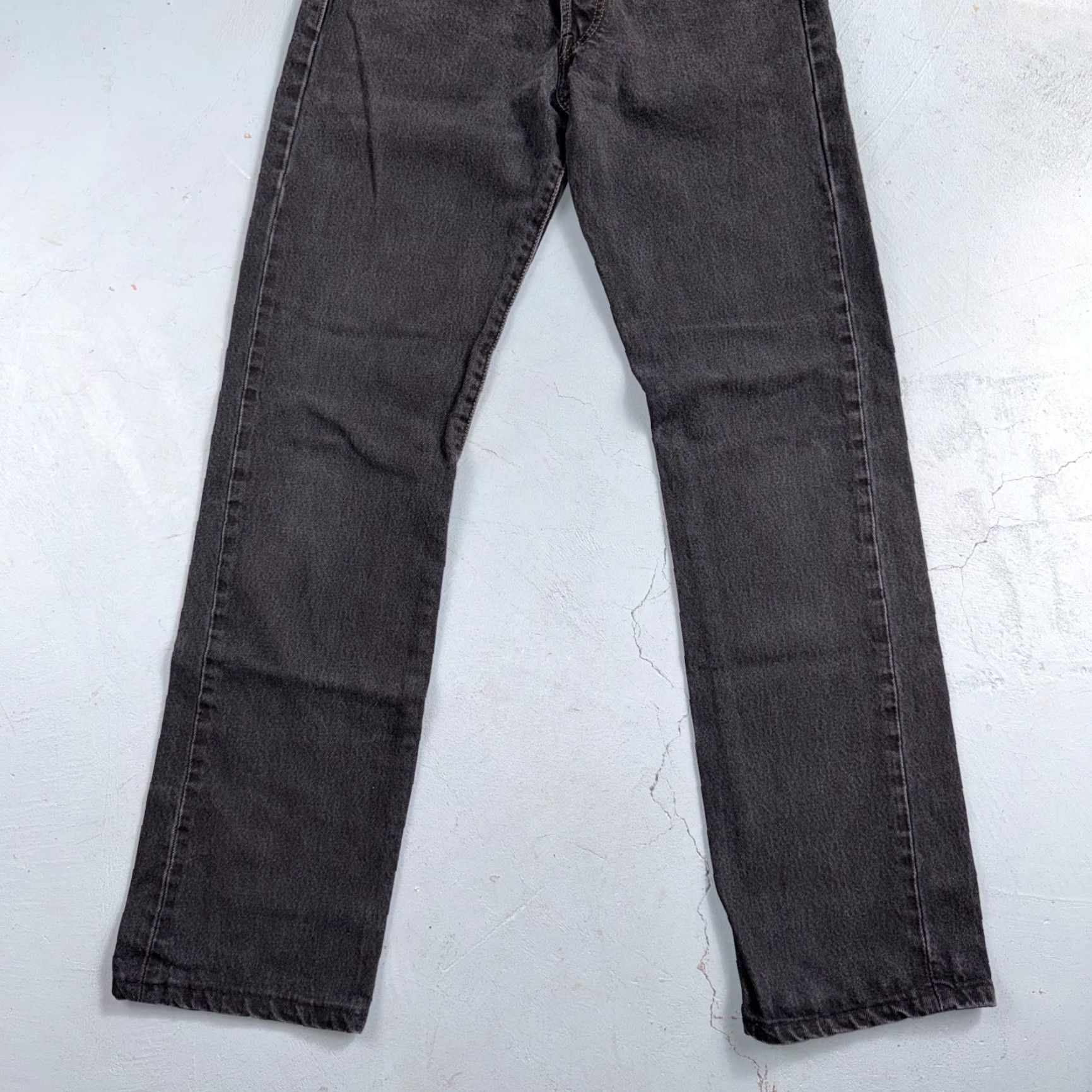 Levi's VINTAGE Levi's 501 Straight Leg Jeans Black Mid Wash 29x34 90s Mens Size US 29 - 3 Thumbnail