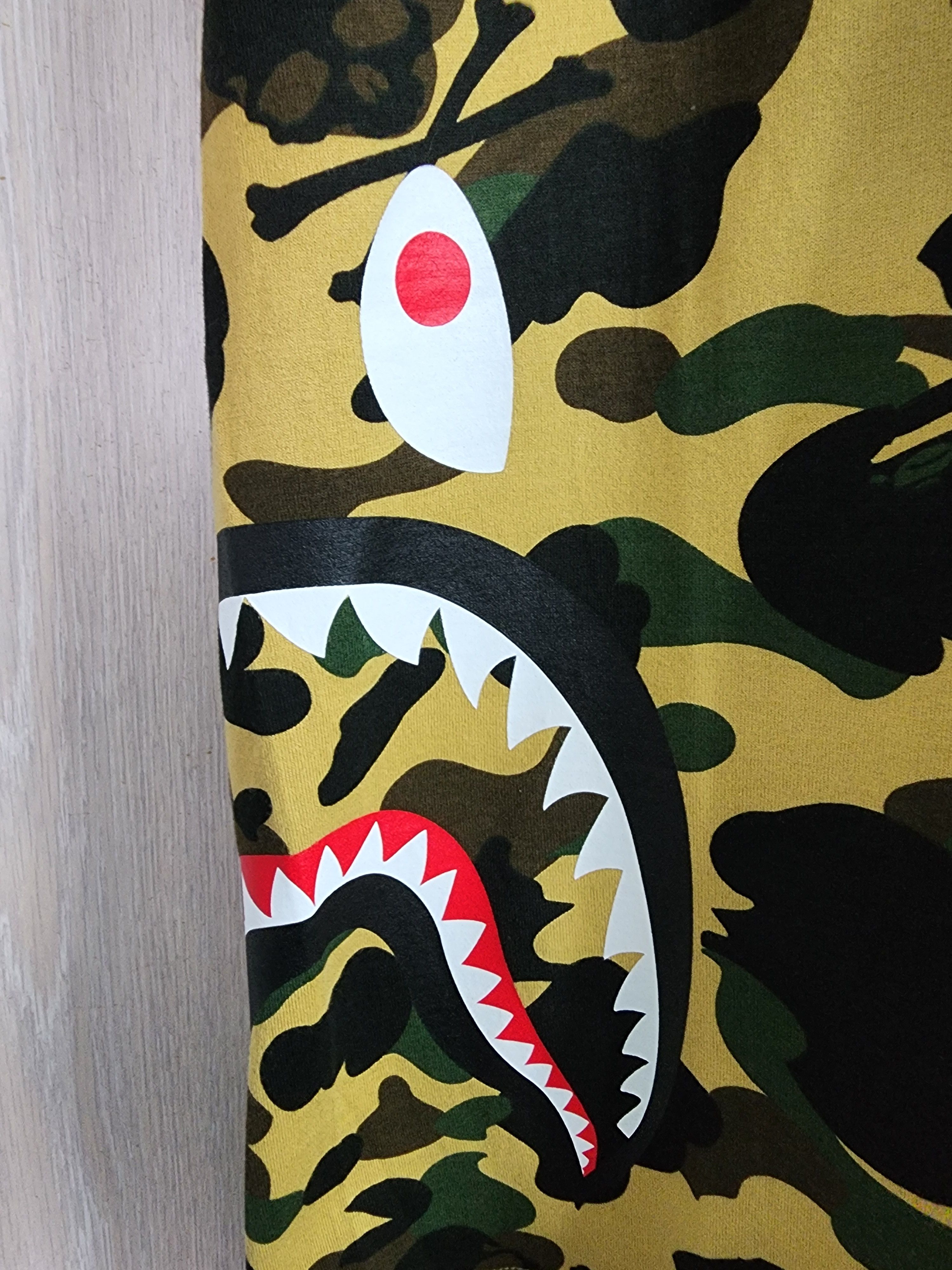 Bape × Mastermind Japan Bape vs Mastermind Side Skull Shark Tee Size US S / EU 44-46 / 1 - 3 Thumbnail