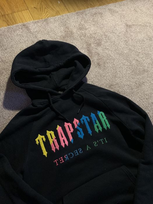 Rainbow best sale trapstar tracksuit