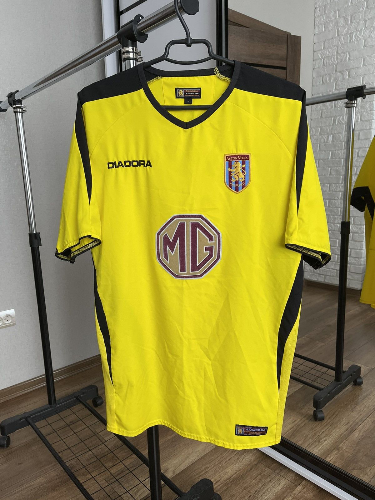 Diadora 2003/2004 Diadora Aston Villa Vintage Soccer Jersey T-Shirt Size US M / EU 48-50 / 2 - 3 Thumbnail
