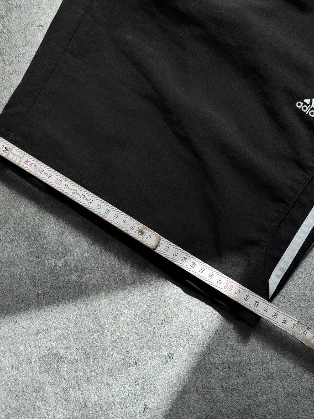 Adidas × Vintage Vintage Y2K Adidas Pinterest Shorts Streetwear 90s Size US 32 / EU 48 - 22 Thumbnail
