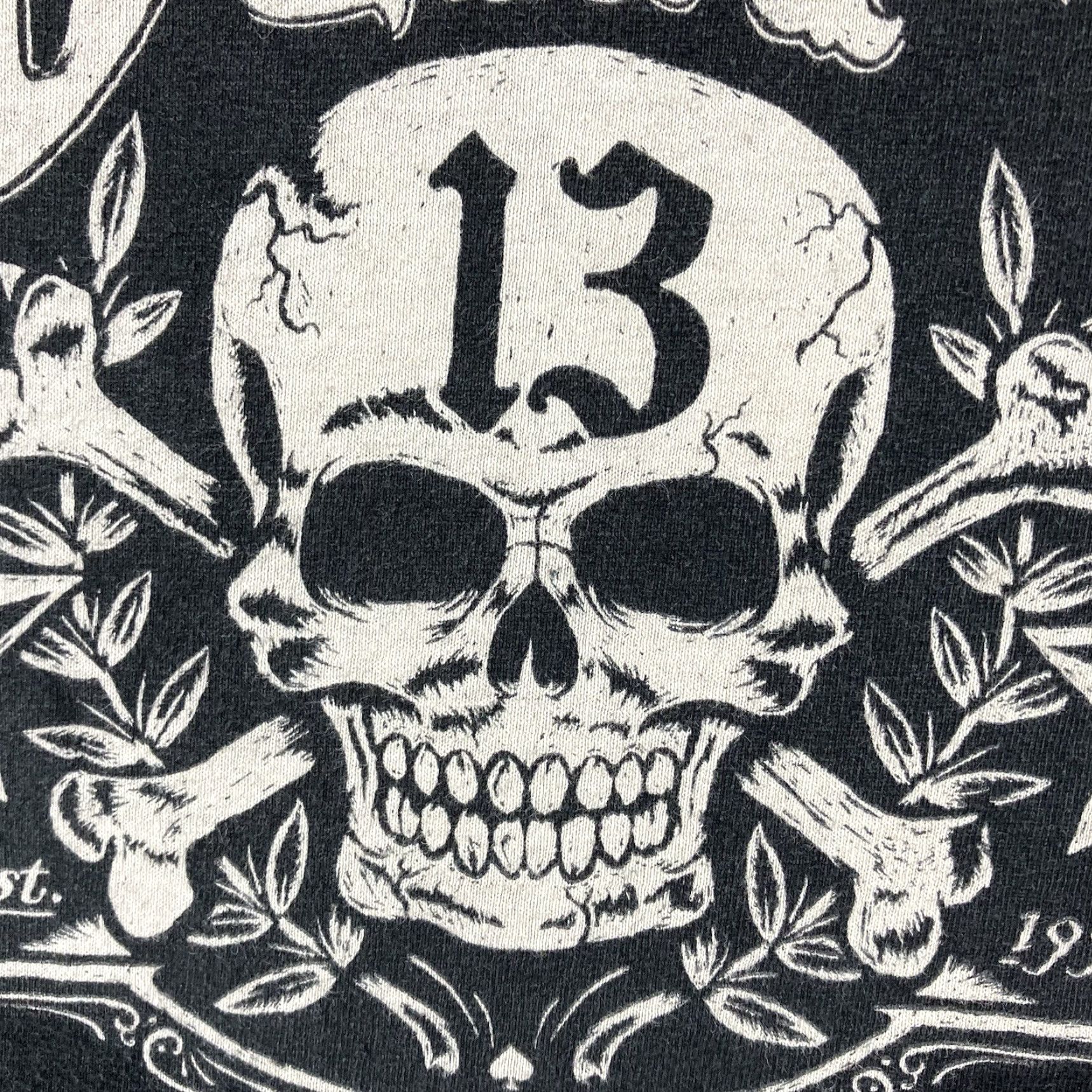 Vintage VINTAGE Lucky 13 T-Shirt Mens Oversized Black Cotton Crew Neck Short Sleeve Skull Logo Graphic Print 90s Biker Rock Punk Retro 2000s Size US L / EU 52-54 / 3 - 5 Thumbnail