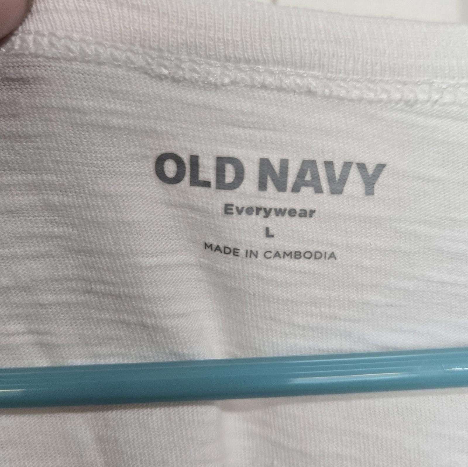 Old Navy Old Navy Everywhere Tee Size L / US 10 / IT 46 - 2 Thumbnail