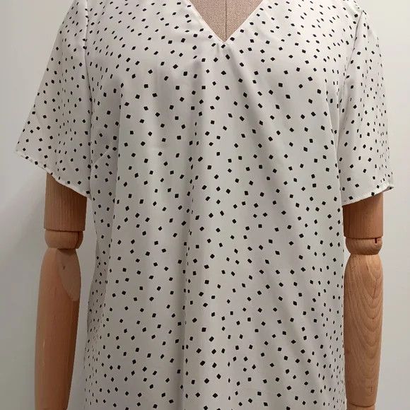 Lafayette 148 LAFAYETTE 148 NEW YORK Meg Silk V-Neck Blouse - Medium Size M / US 6-8 / IT 42-44 - 2 Thumbnail