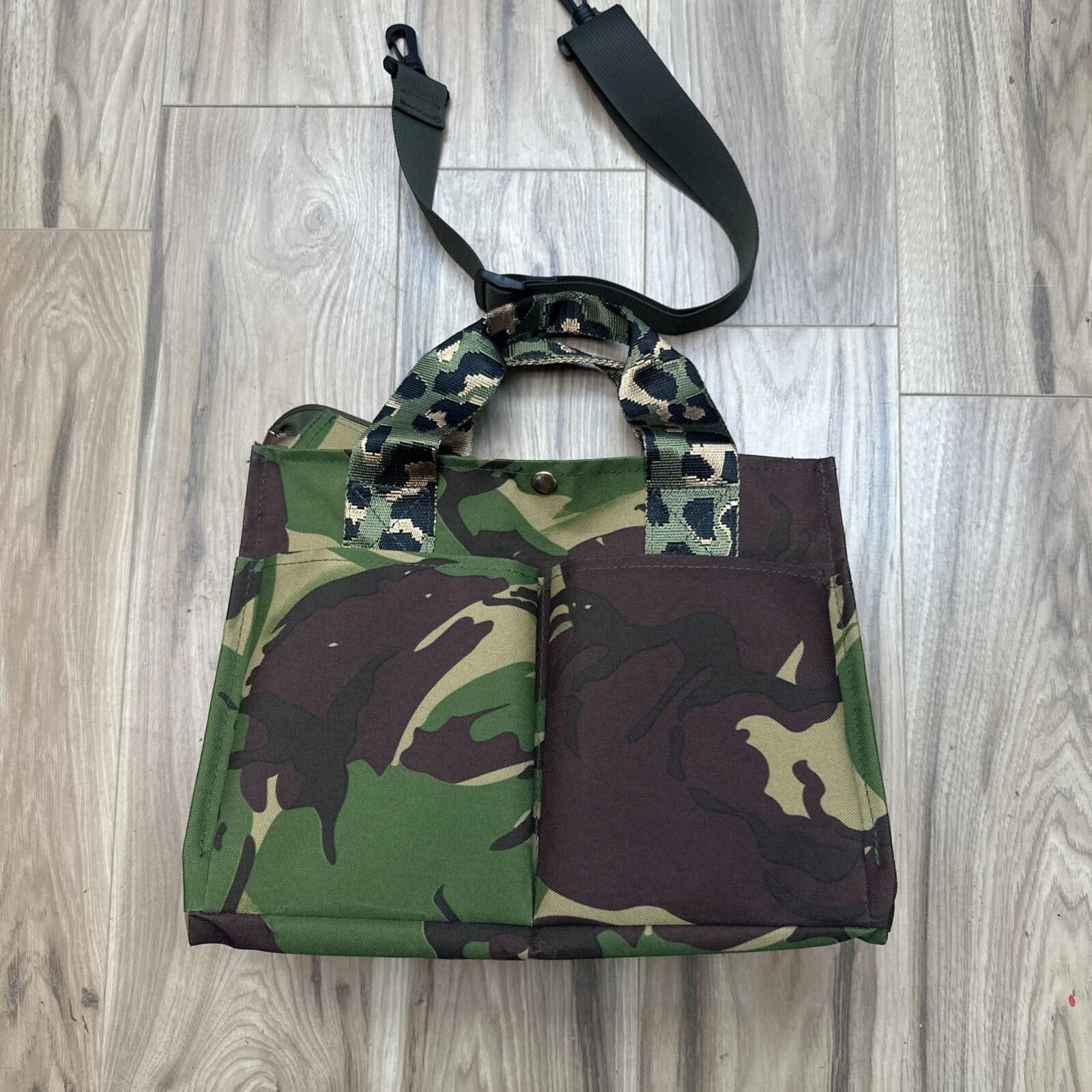 The Unbranded Brand Camouflage Print Tote Bag Gold Hardware Detachable Size ONE SIZE - 1 Thumbnail