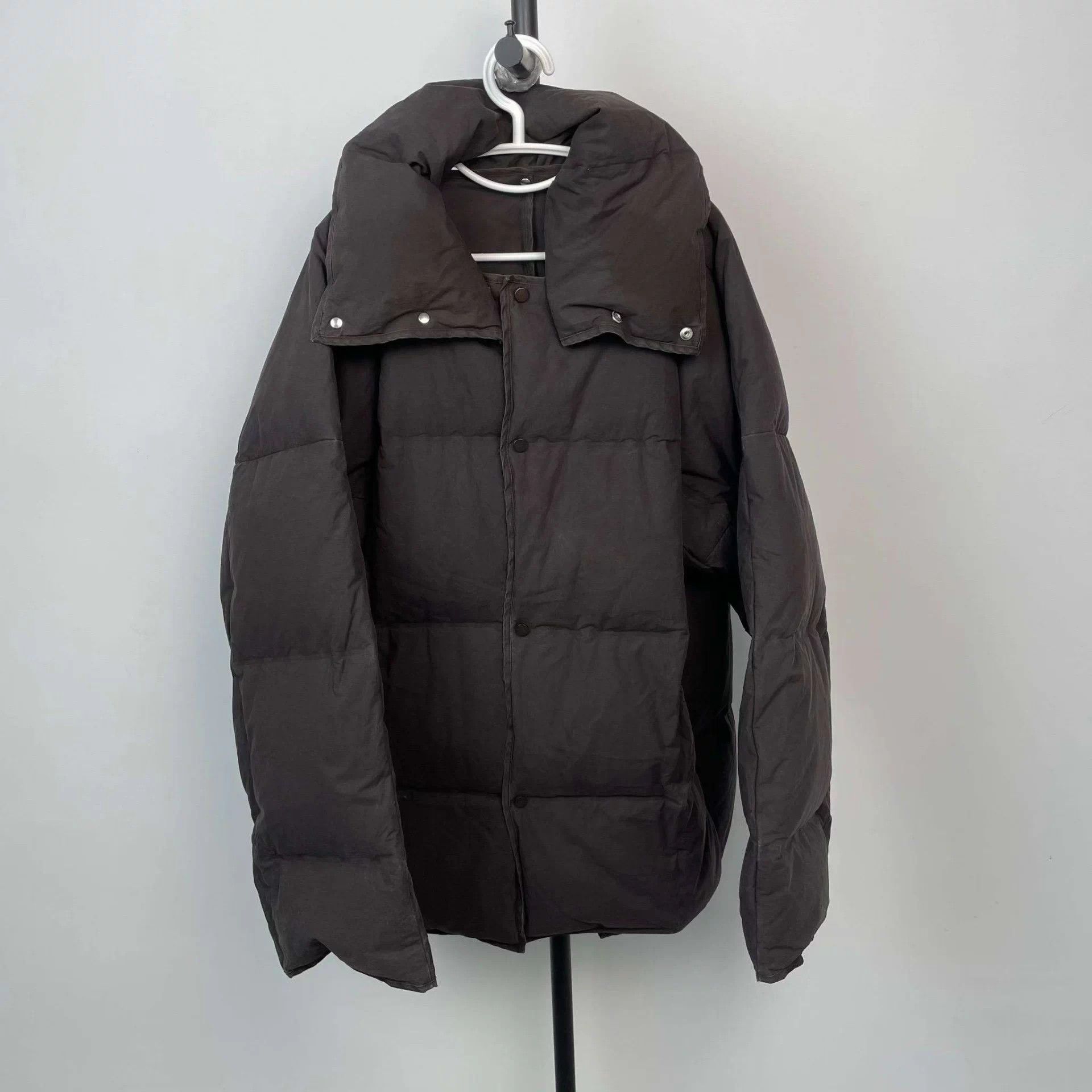 Bottega Veneta Bottega Veneta distressed down jacket S brown Size S / US 4 / IT 40 - 1 Thumbnail
