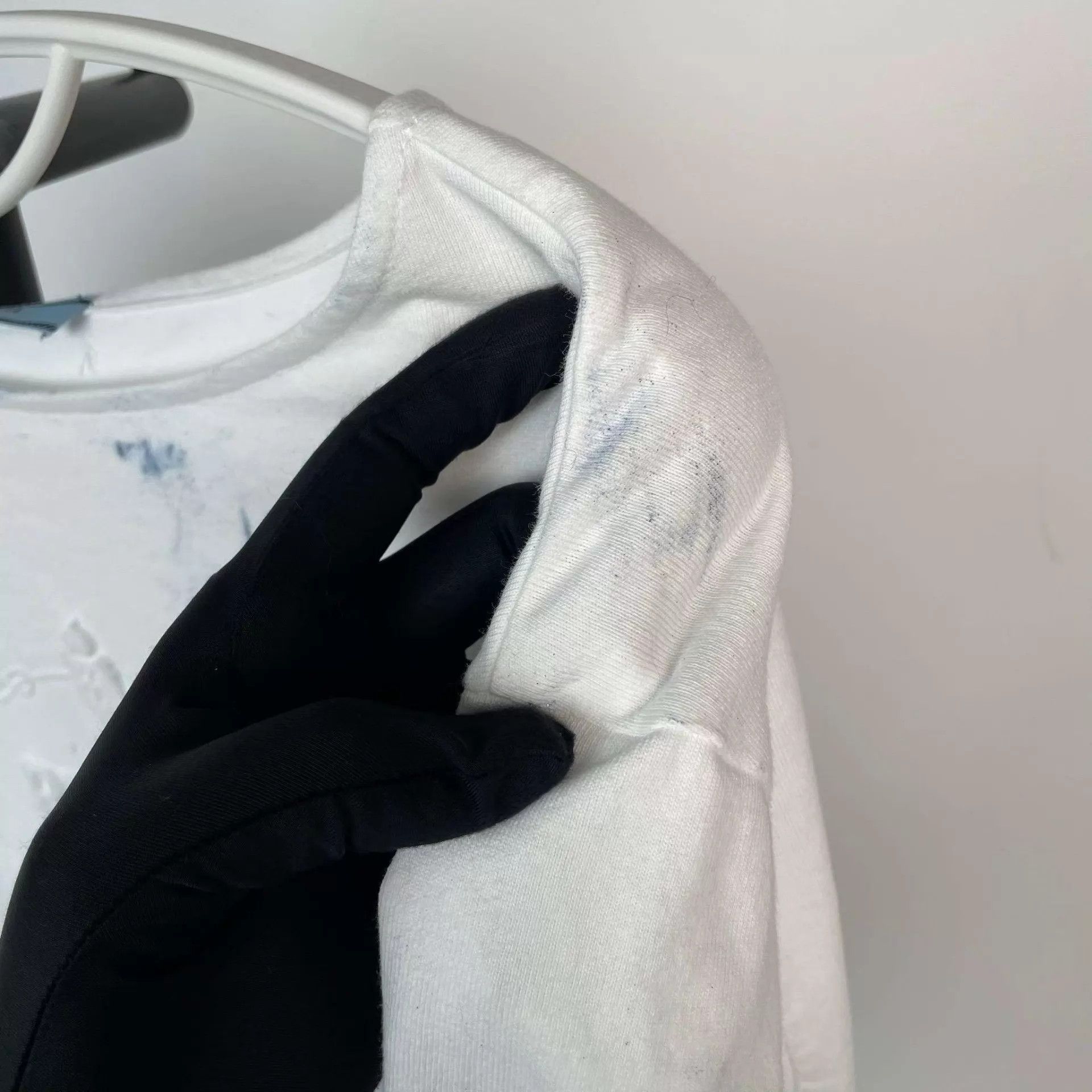 Prada Prada White Embossed Long Sleeve T-shirt Size XS / US 0-2 / IT 36-38 - 3 Thumbnail