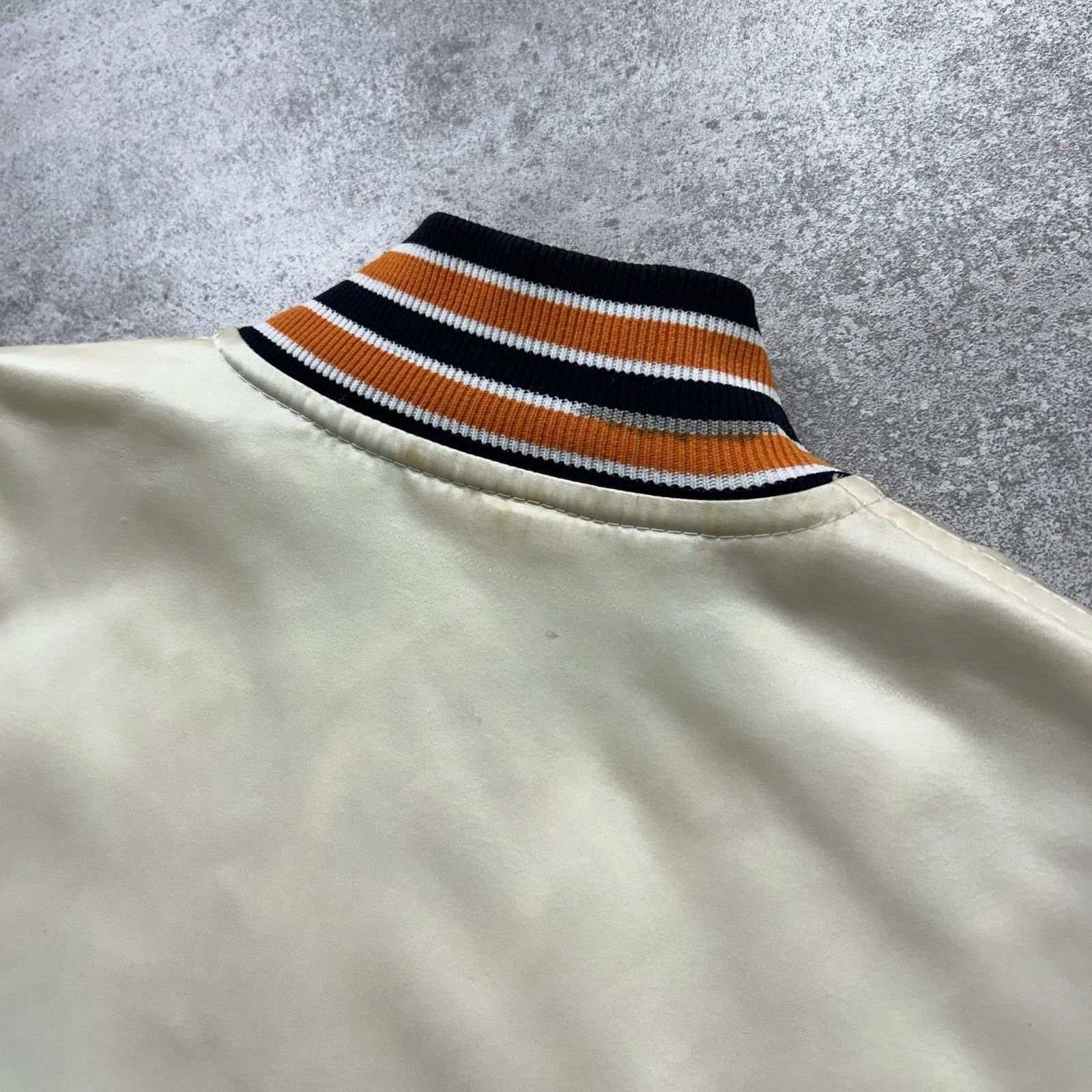 NFL × Starter × Vintage CHICAGO BEARS AUTHENTIC SATIN JACKET Sz M WHITE MADE IN USA Size US M / EU 48-50 / 2 - 9 Thumbnail