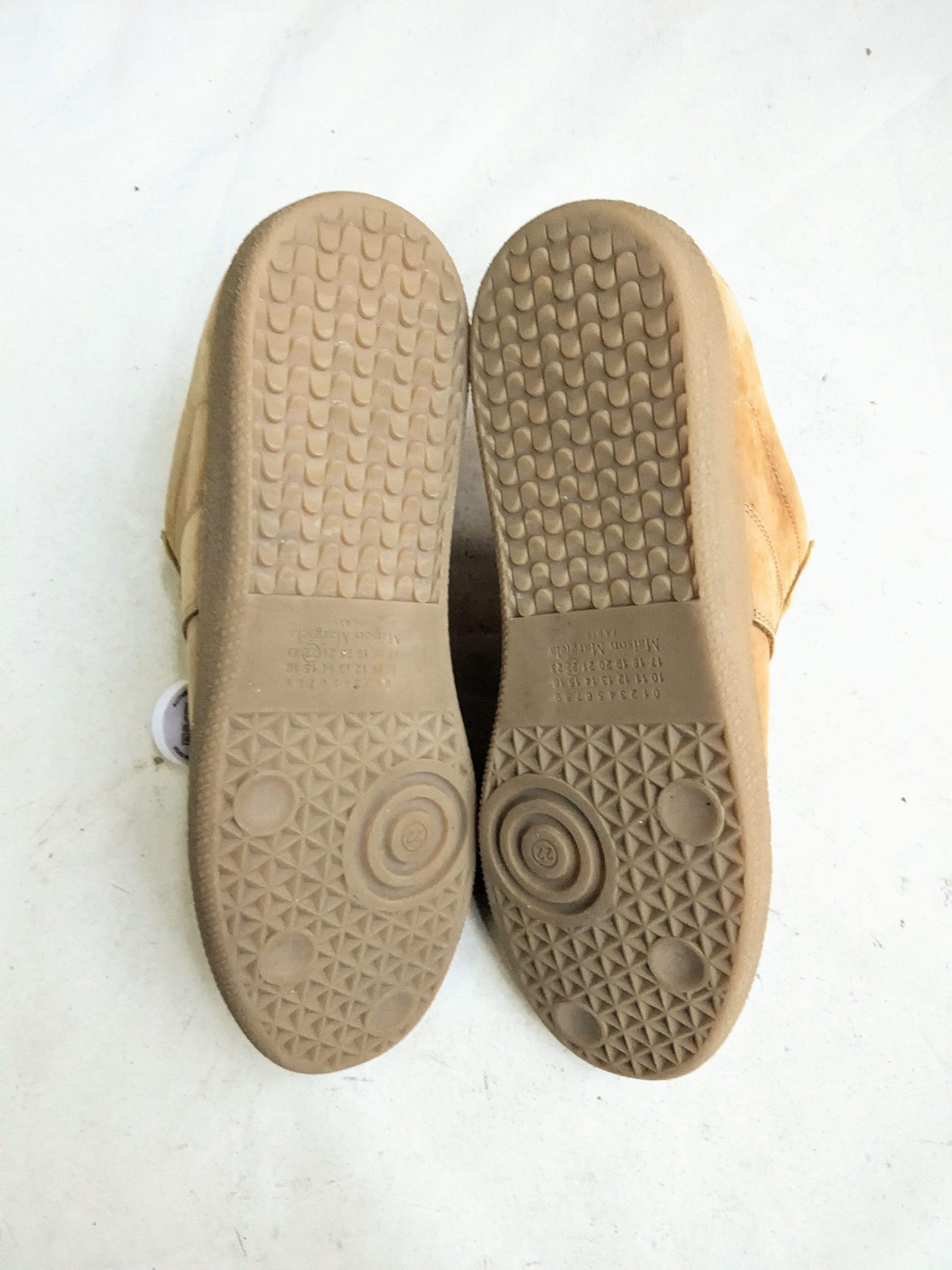 Maison Margiela Maison Margiela GAT Replica Wheat 10 43 Low Tops Size US 10 / EU 43 - 16 Thumbnail