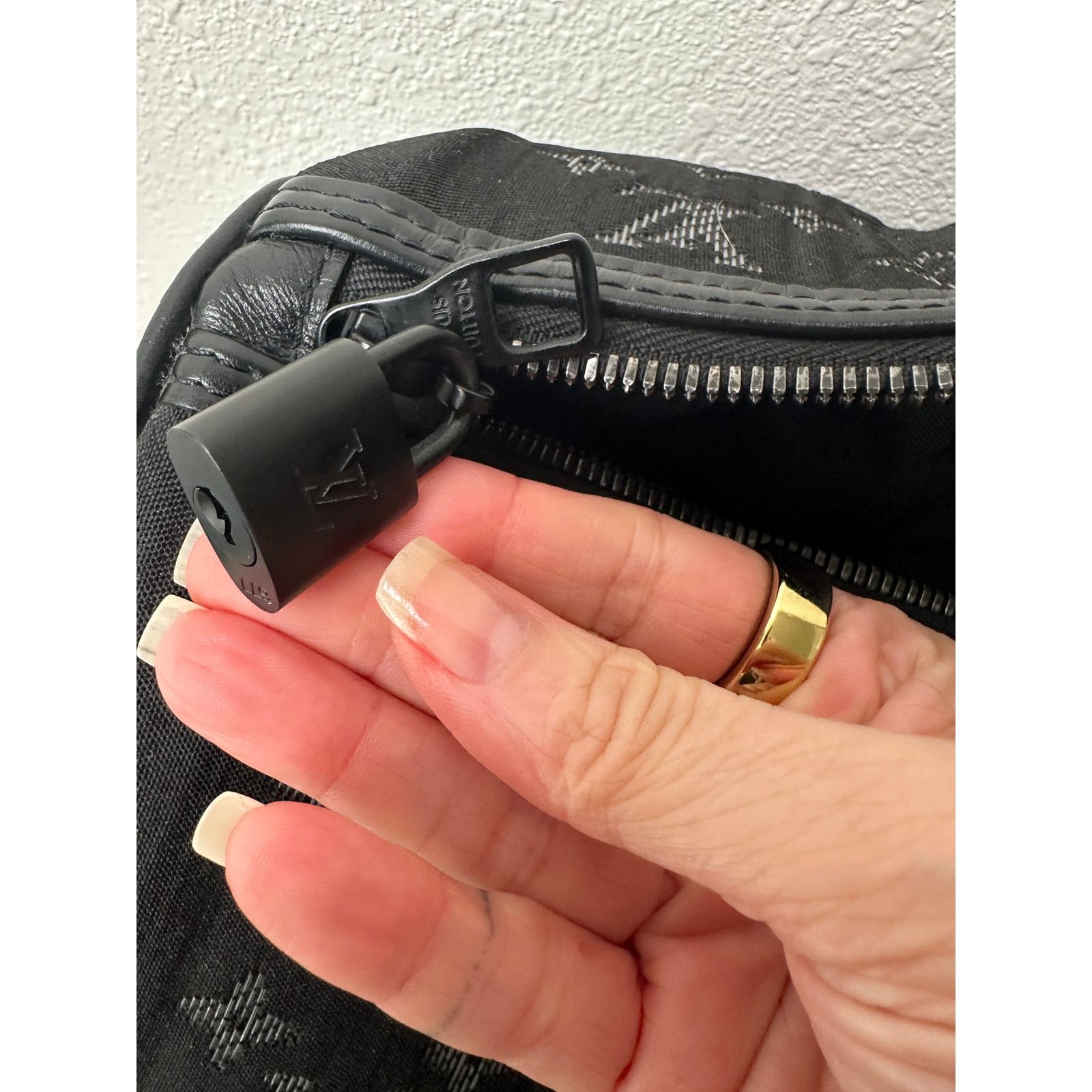 Louis Vuitton Louis Vuitton Keepall Light Up Bandoulière 50 Fiber Optic Size ONE SIZE - 11 Thumbnail