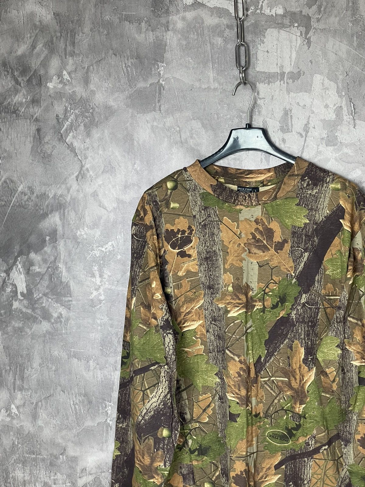 Carhartt × Realtree × Vintage Crazy Vintage Y2K Realtree Camo Long Sleeve T Shirt Carhartt Size US L / EU 52-54 / 3 - 3 Thumbnail