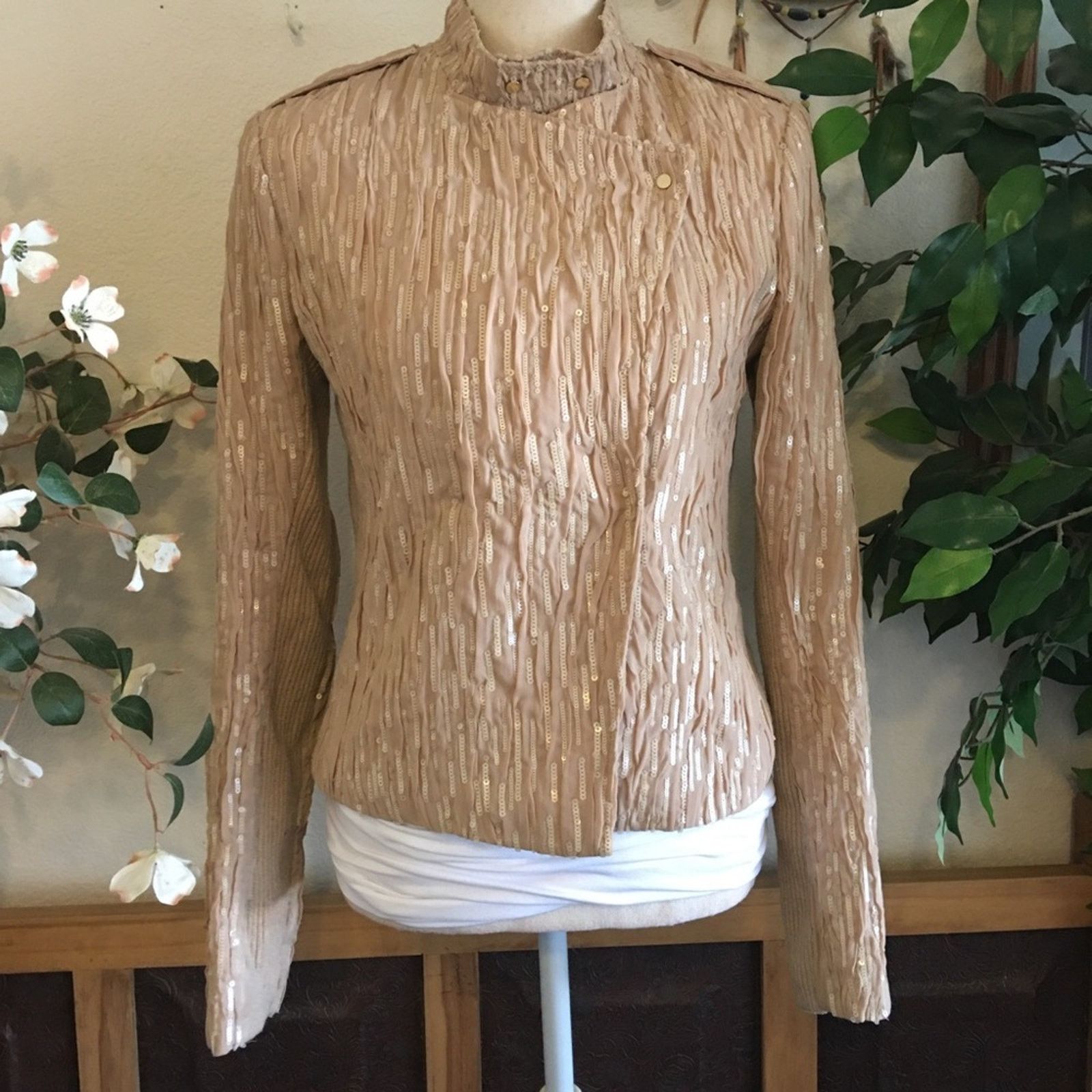 Ann Taylor Ann Taylor tan sequined army style jacket Size XS / US 0-2 / IT 36-38 - 2 Thumbnail