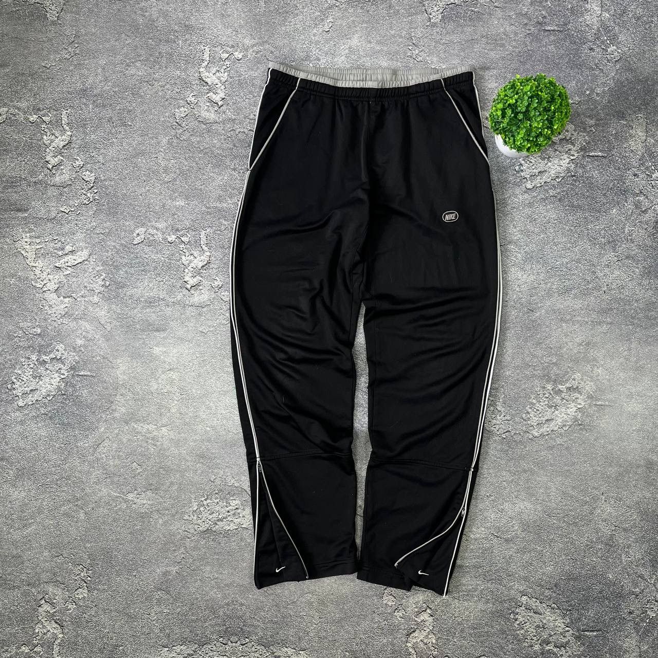 Nike Vintage Nike Y2K Black Drill Pants Parachute Streetwear Size US 35 - 1 Thumbnail