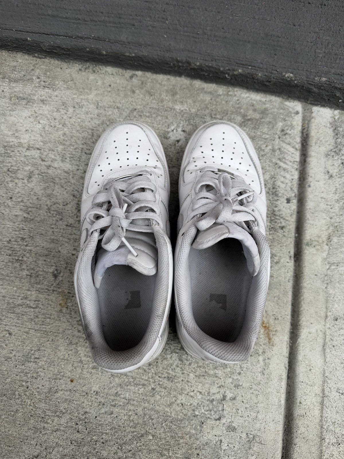 Nike white air force 1s Size US 8 / EU 41 - 3 Thumbnail