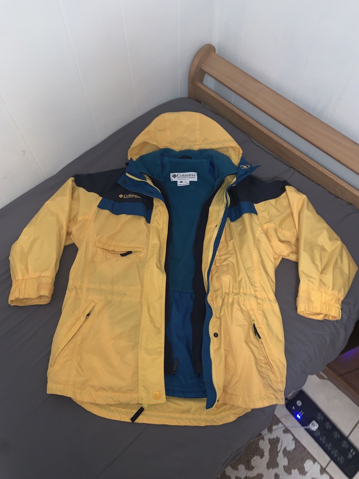 Columbia Woman’s Vintage 2 in 1 Columbia Sportswear Jackets Size S / US 4 / IT 40 - 1 Thumbnail