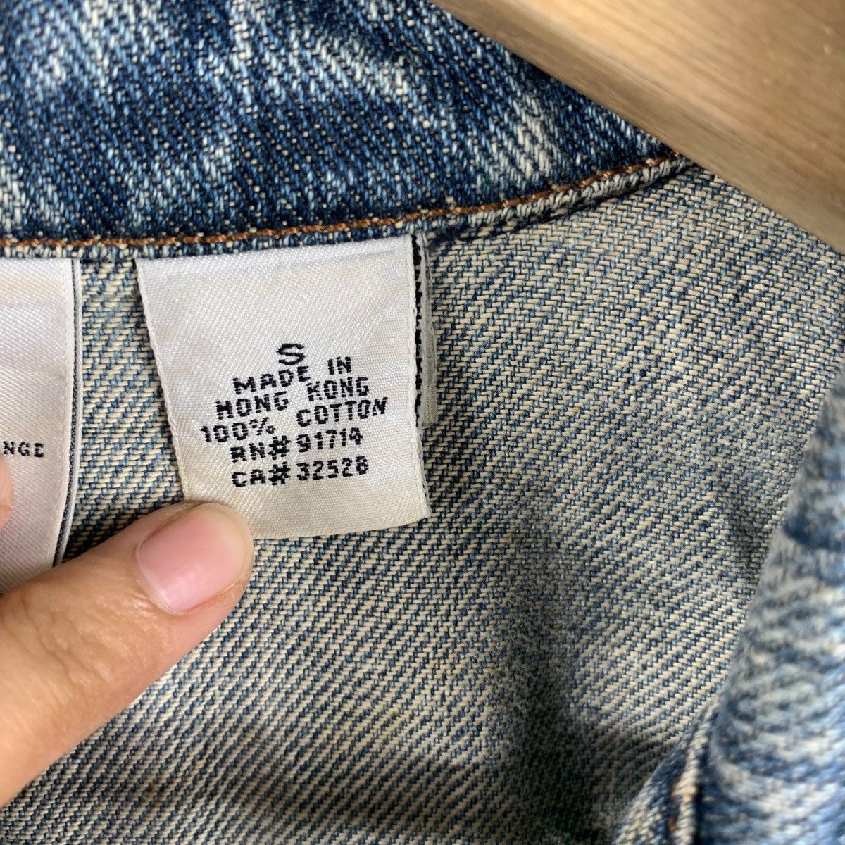 Armani Exchange Vintage ARMANI EXCHANGE Natural Dye Jeans Denim Jacket Size S / US 4 / IT 40 - 7 Thumbnail