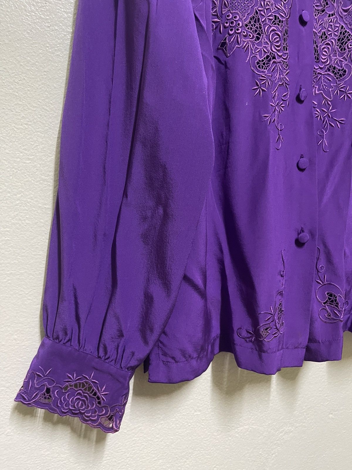 Comme des Garcons Comme des Garcon Hand Embroidered Silk Shirt Size S / US 4 / IT 40 - 3 Thumbnail