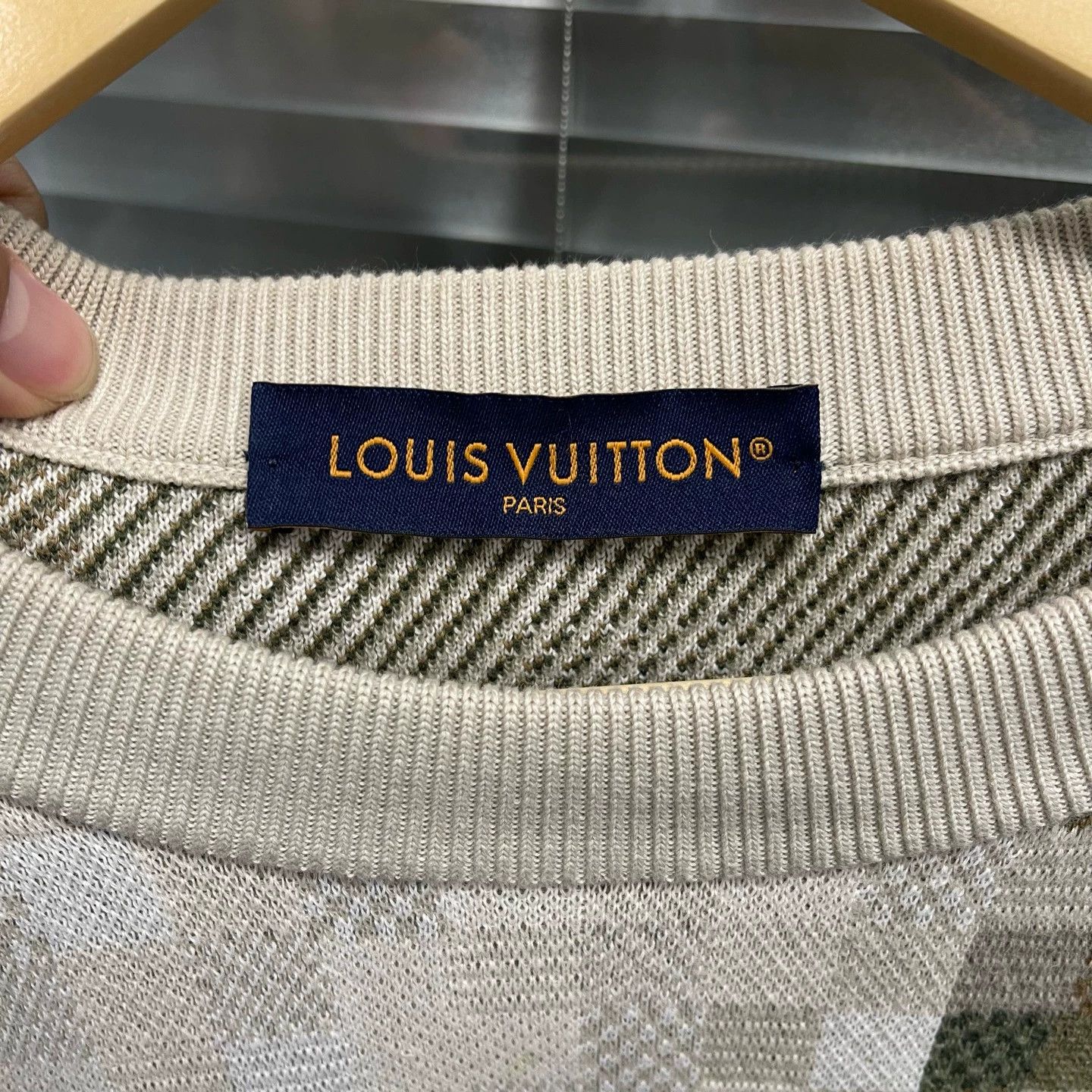 Louis Vuitton LV White Camo Embroidered Damier Knit Sweater XL Size US XL / EU 56 / 4 - 5 Thumbnail