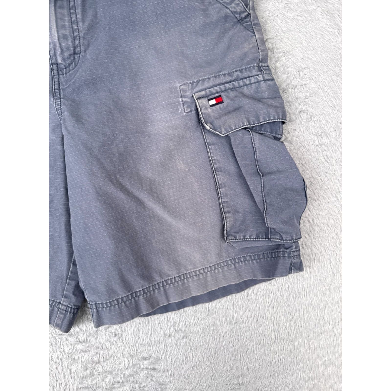 Tommy Hilfiger VINTAGE Tommy Hilfiger Cargo Shorts Men 31 Blue Cotton Rip-Stop 10 Inseam Casual Workwear 90s? Size US 31 - 2 Thumbnail