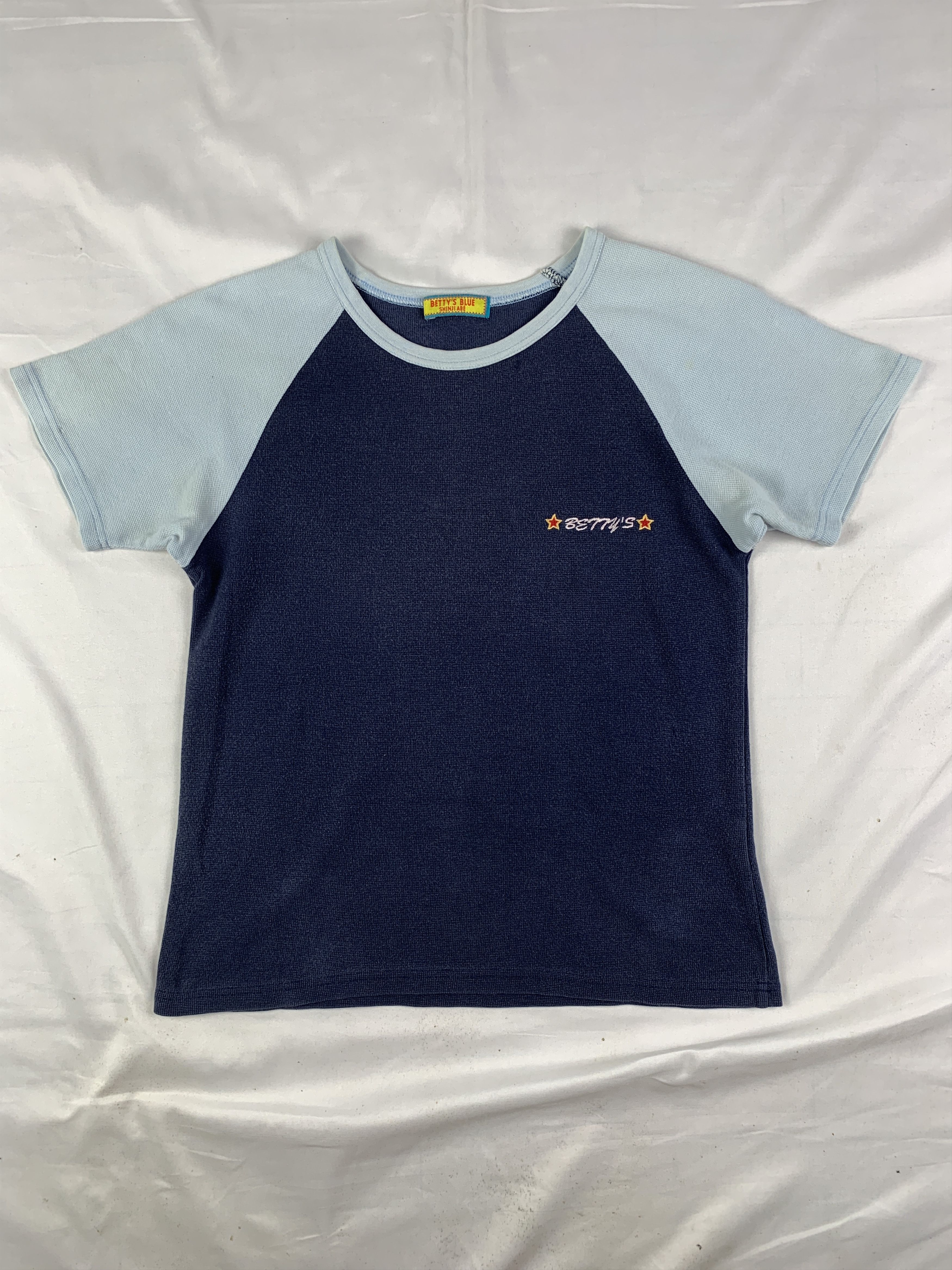 Japanese Brand 2000s Betty Blue Girl Graphic Tee (S) Size S / US 4 / IT 40 - 5 Thumbnail
